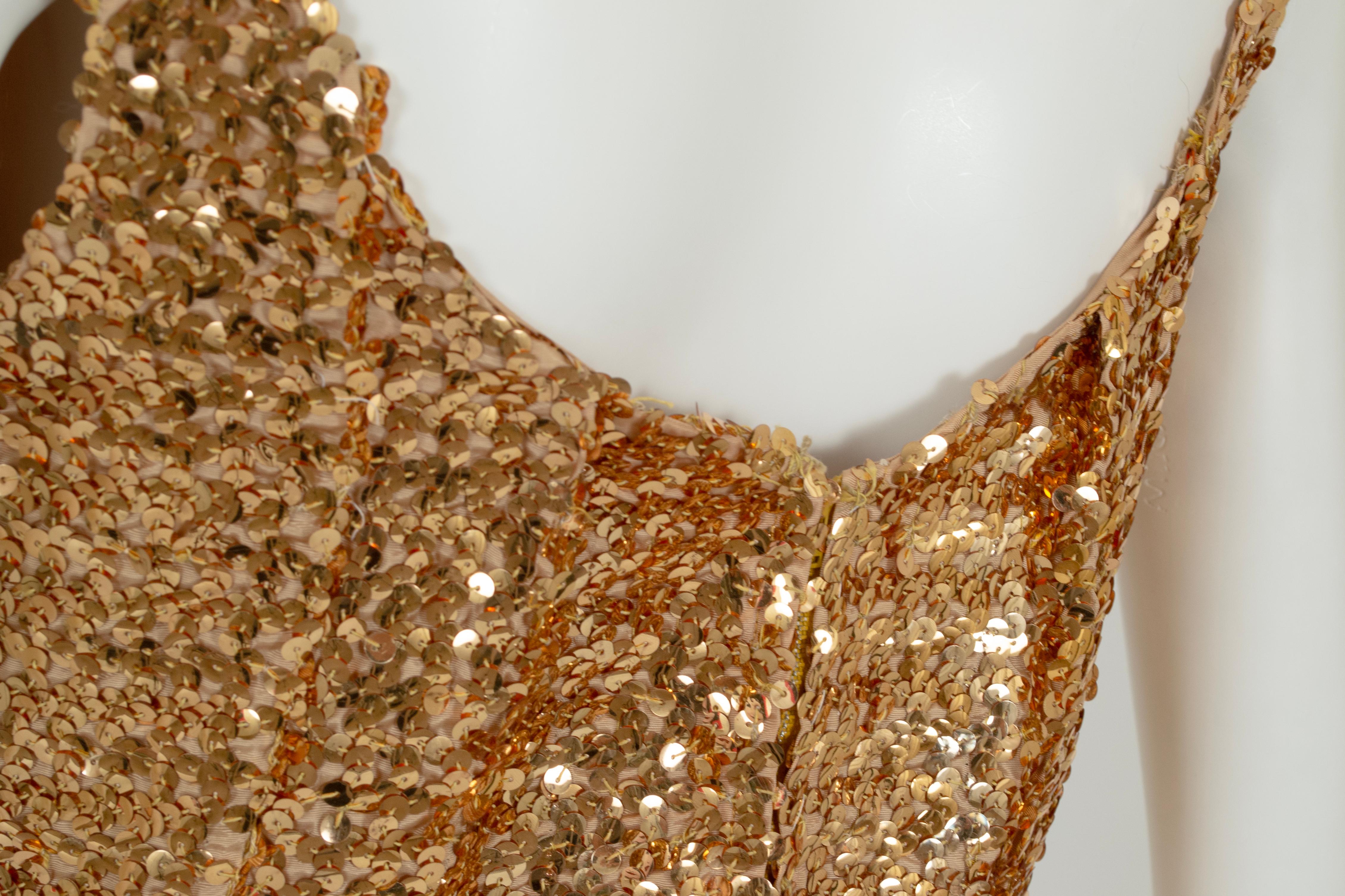 Robe sans manches plongeante à paillettes Goldfinger Oscar avec dos échancré - M, années 1960 en vente 5