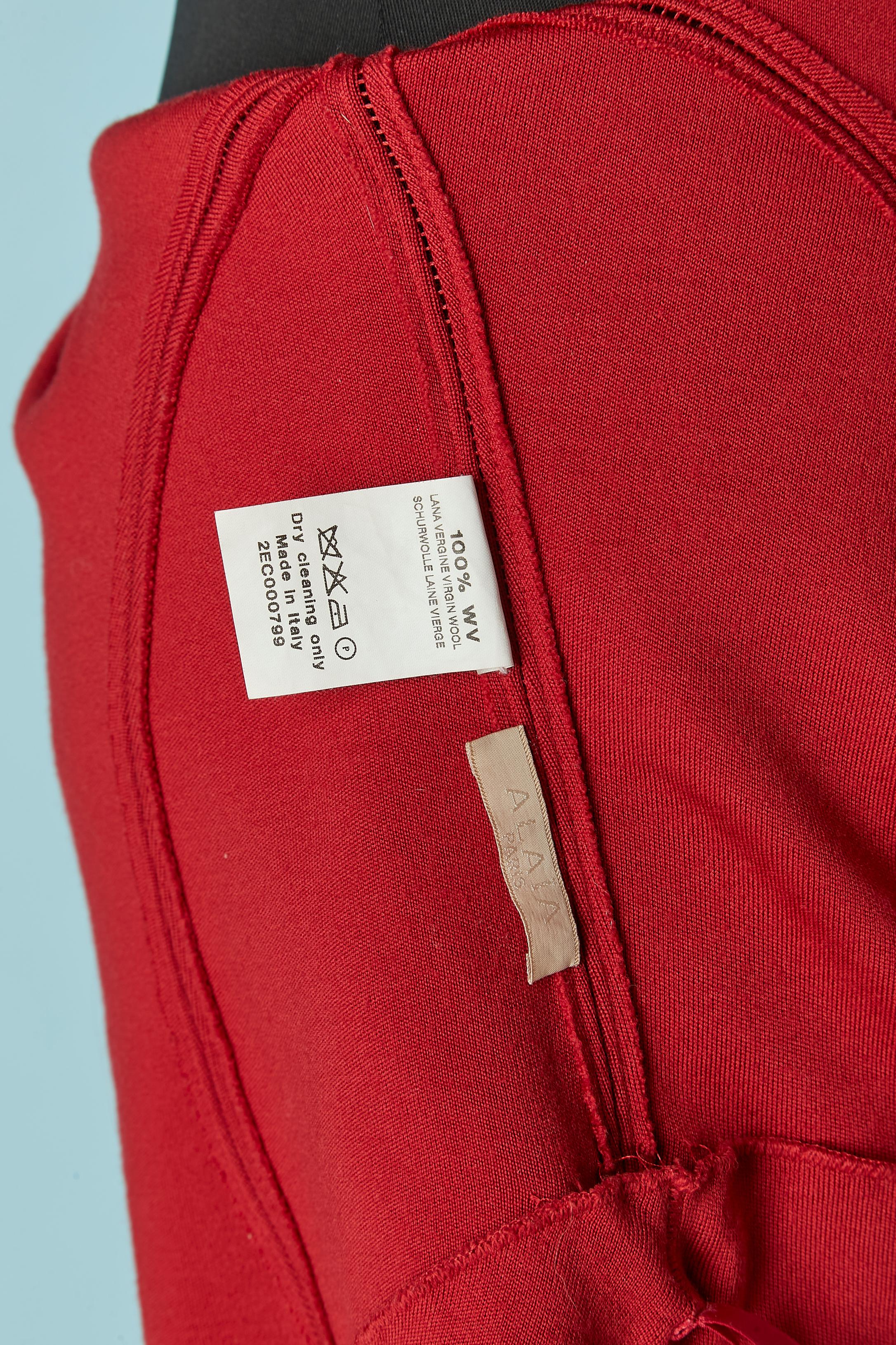 Vestido sin mangas de punto de lana rojo con falda calada y godets ALAIA en venta 3