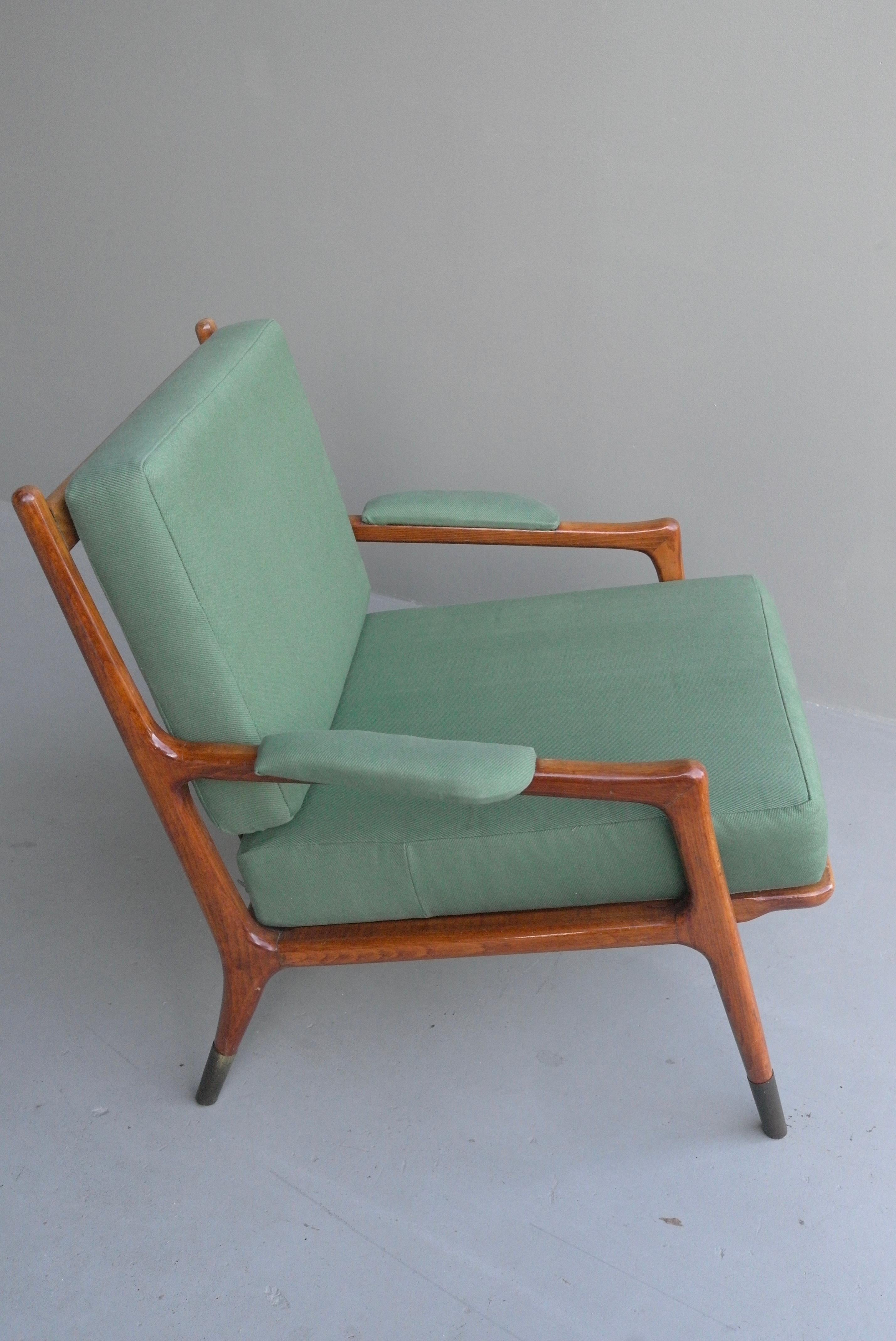 Wood Gio Ponti Style Lounge Chair, Fine Brass Feet and Green Upholstery, Italy, 1955 For Sale