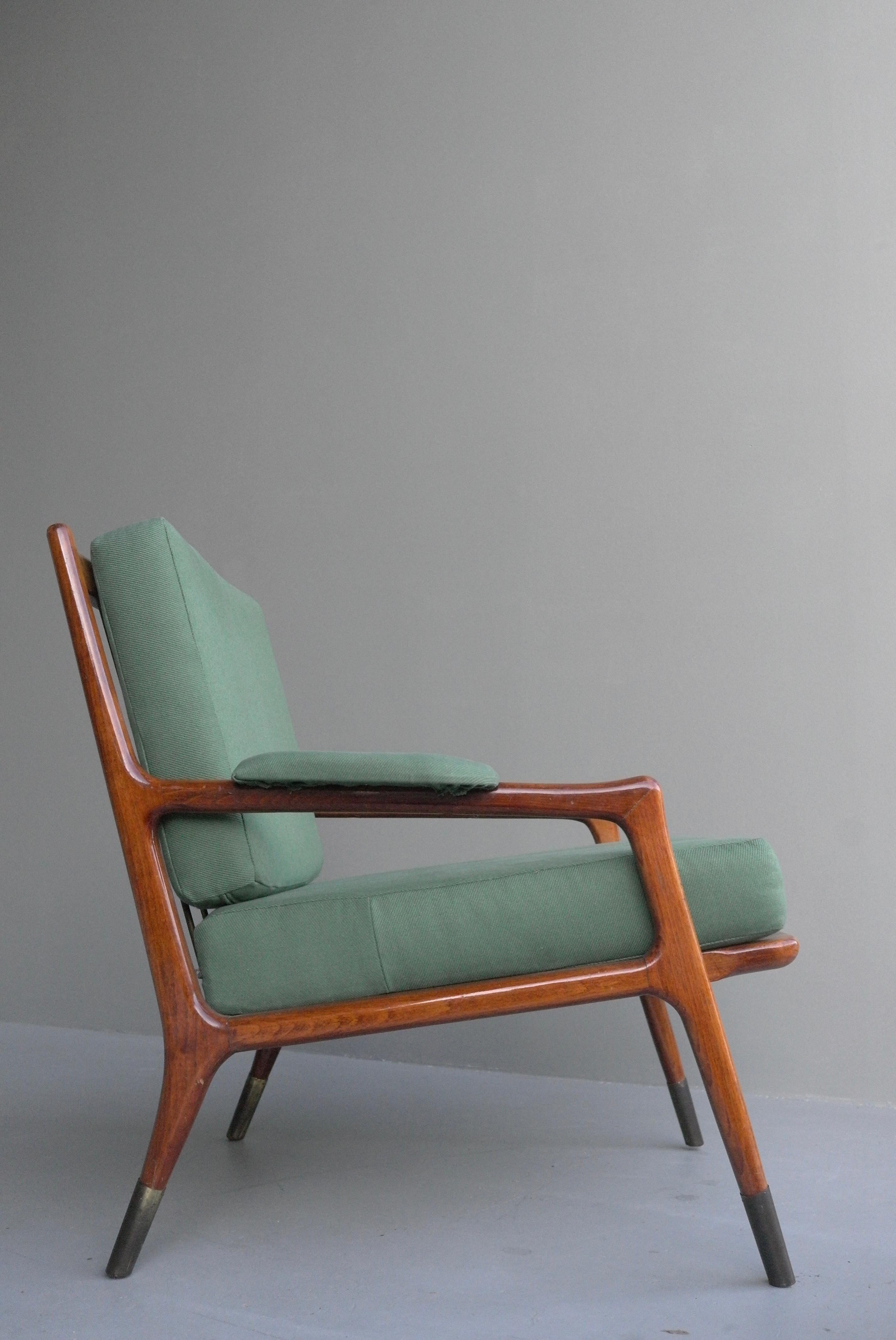 Gio Ponti Style Lounge Chair, Fine Brass Feet and Green Upholstery, Italy, 1955 For Sale 1