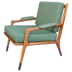 Chaise longue de style Gio Ponti, pieds en laiton fin et tissu d'ameublement vert, Italie, 1955