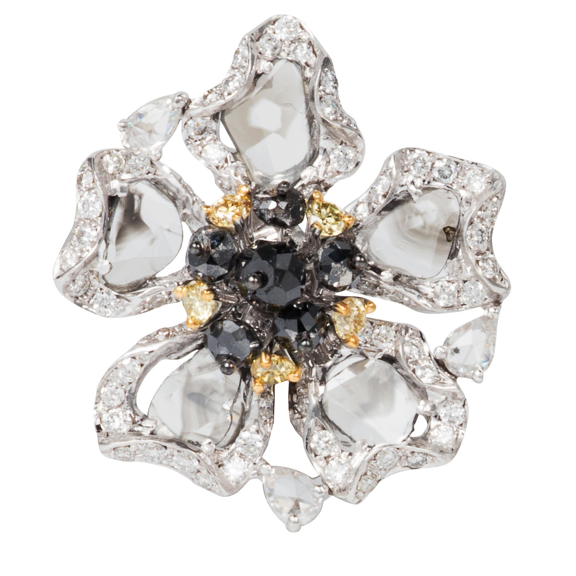 Manpriya B Slice, Black, Yellow Diamond 18K Gold Flower Clip-On Stud Earrings In New Condition For Sale In London, GB