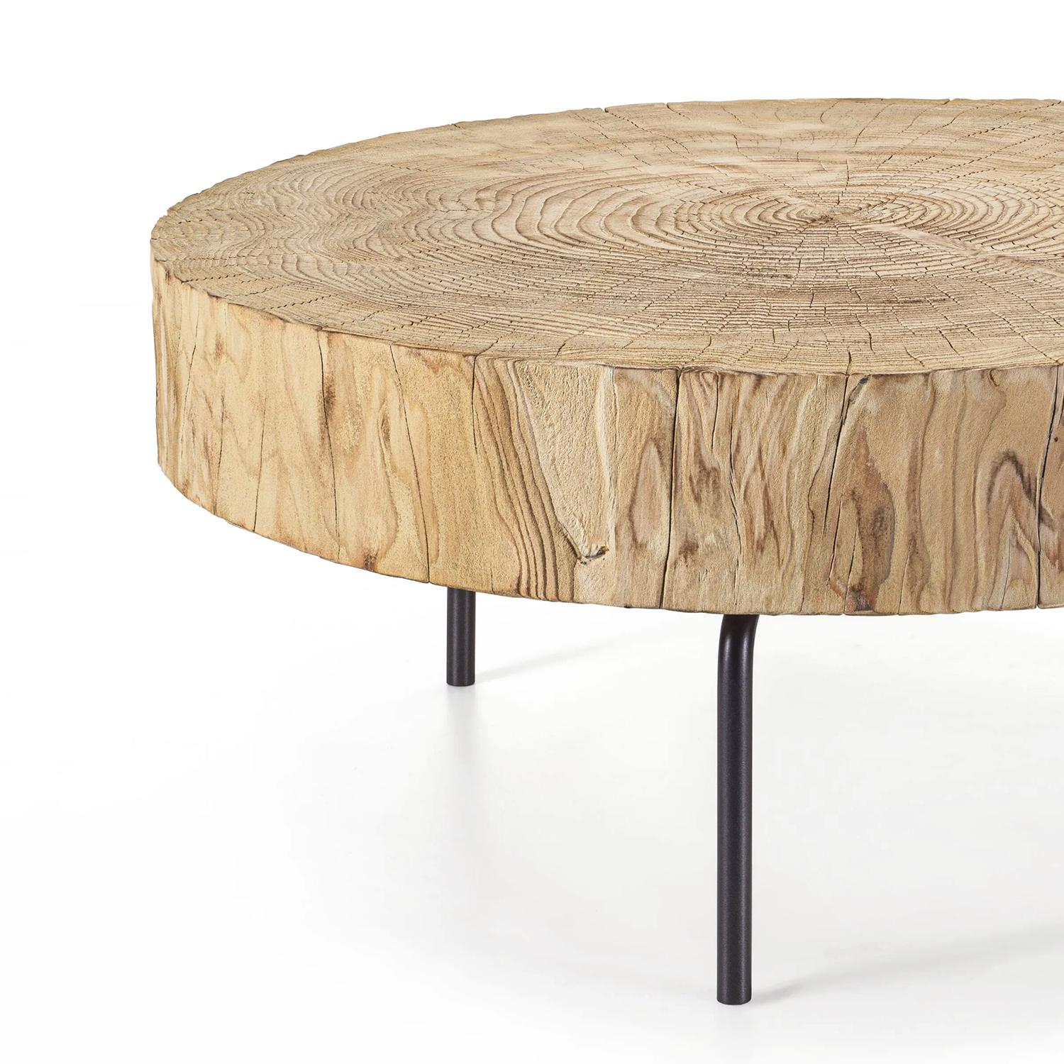 Table basse Slice Cedar Round all in solid natural aromatic
bois de cèdre. Fabriqué en un seul bloc de bois de cèdre. Traitée avec 
cire naturelle aux extraits de pin. Avec base en acier laqué.
Chaque pièce est unique
Le bois de cèdre massif