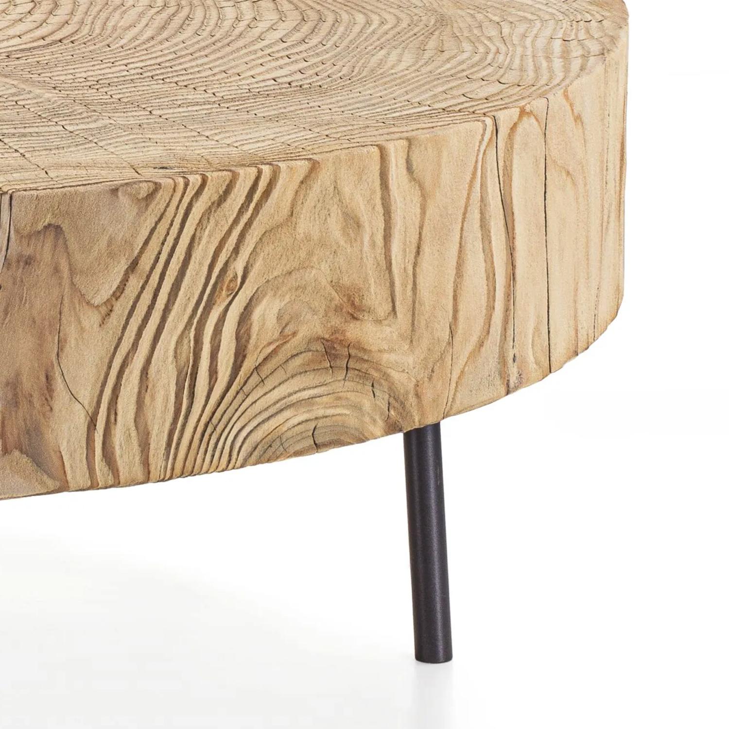 Sculpté Table basse ronde en cèdre tranché en vente