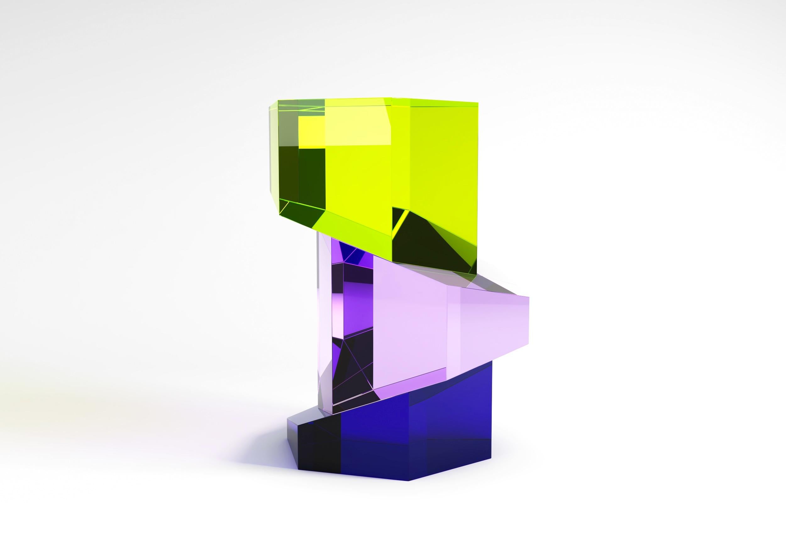 Table basse modèle Slice conçue par Studio Superego pour Superego Editions. Le diamètre de chaque élément est de 35 cm.
Il est possible de réaliser deux versions différentes ou avec la couleur du plexiglas ou avec des transparents. 
 
Biographie
Les