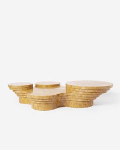 Table basse « Slice Me Up » en bois de frêne noueux, par Pietro Franceschini