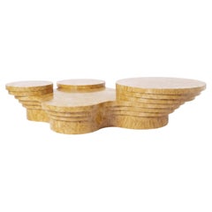 Table basse « Slice Me Up » en bois de frêne noueux, par Pietro Franceschini