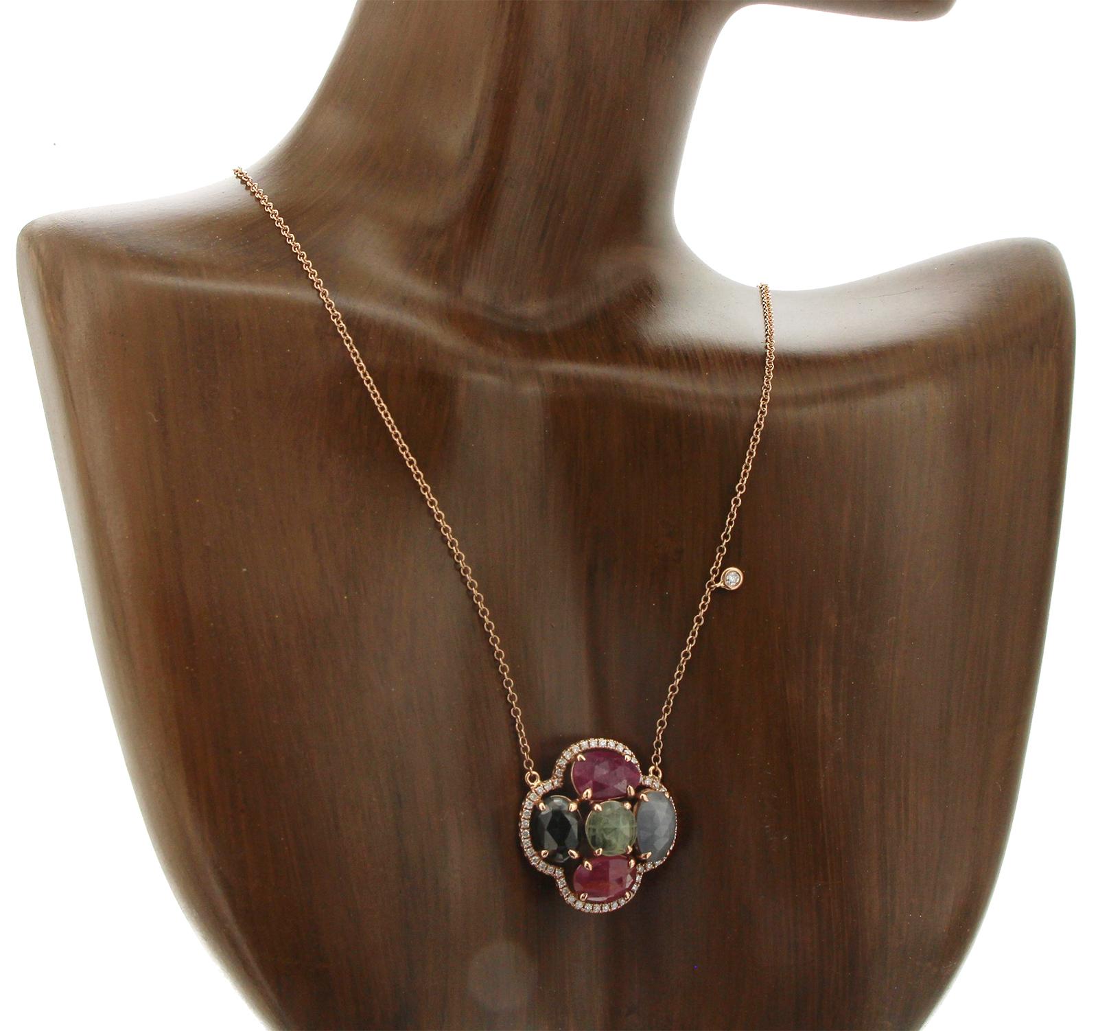 Sliced 6.65 Ct Multi Sapphire 0.31 Ct Diamonds 14k Gold Flower Necklace In New Condition For Sale In Los Angeles, CA