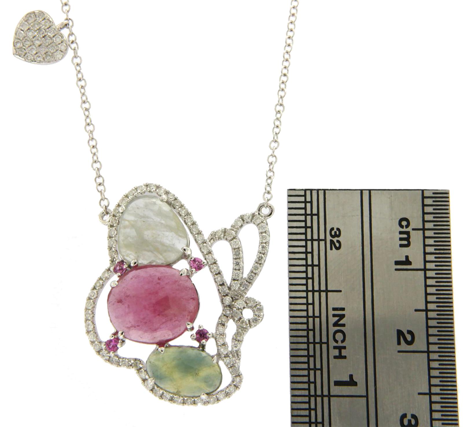 Collana con cuore a farfalla in oro 14k con zaffiro multiplo da 6,91 carati e 0,56 carati di diamante In condizioni Nuovo in vendita a Los Angeles, CA