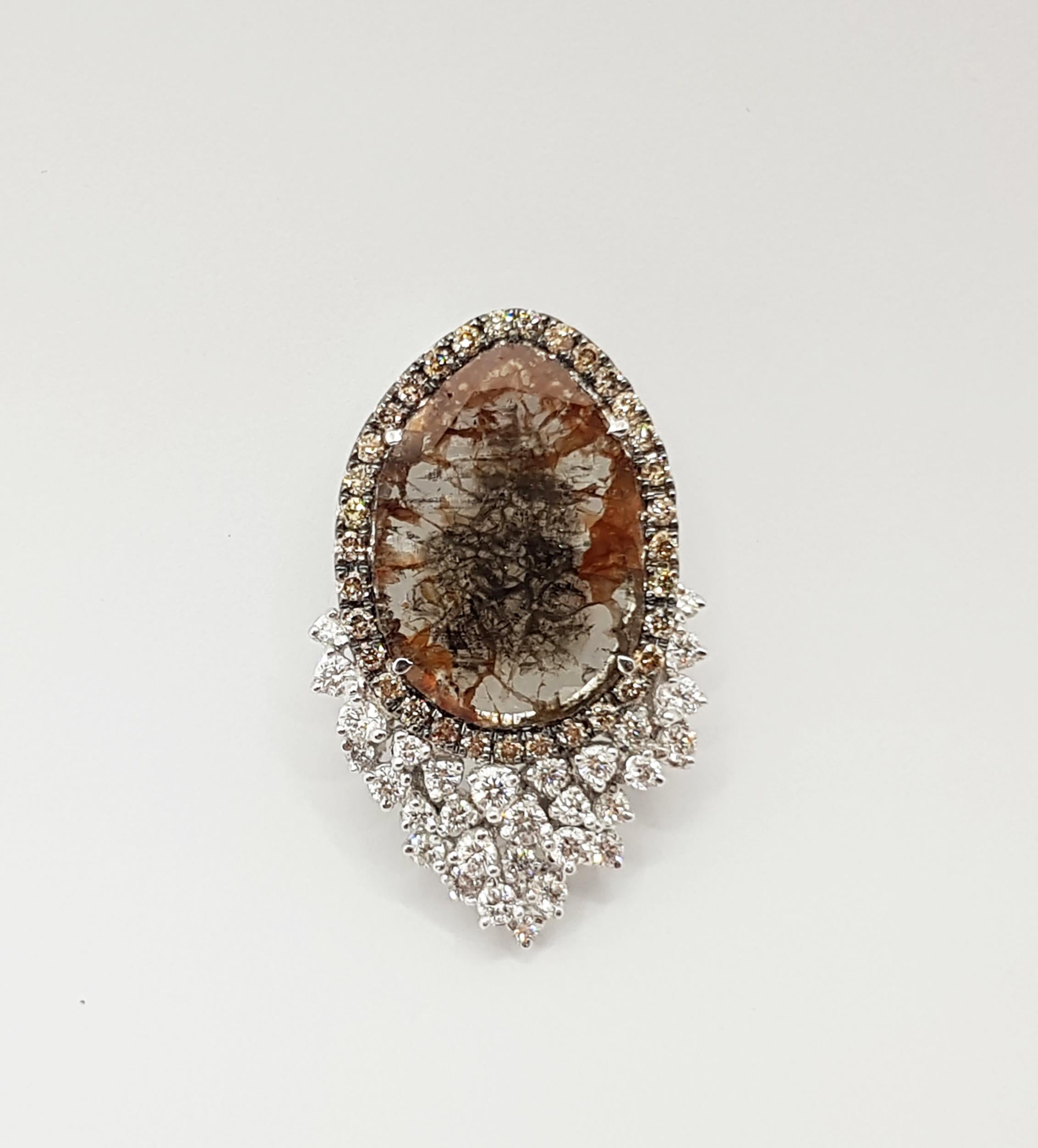 Contemporaneo Ciondolo con diamante a fette, diamante marrone e diamante incastonato in oro bianco 18 carati in vendita