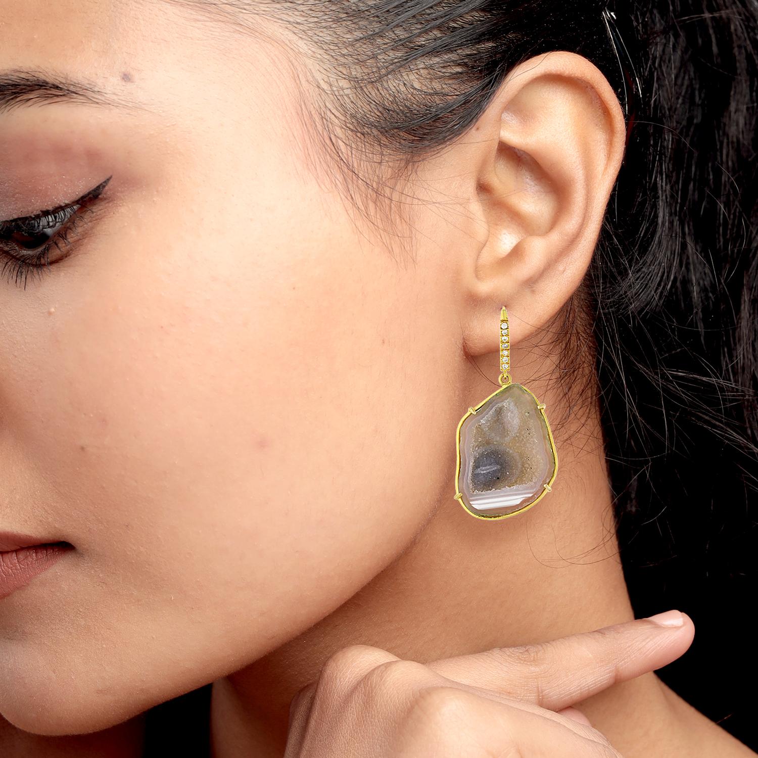 18k:4.92g,D:0.15ct GEODE:44.95Cts 46X22MM