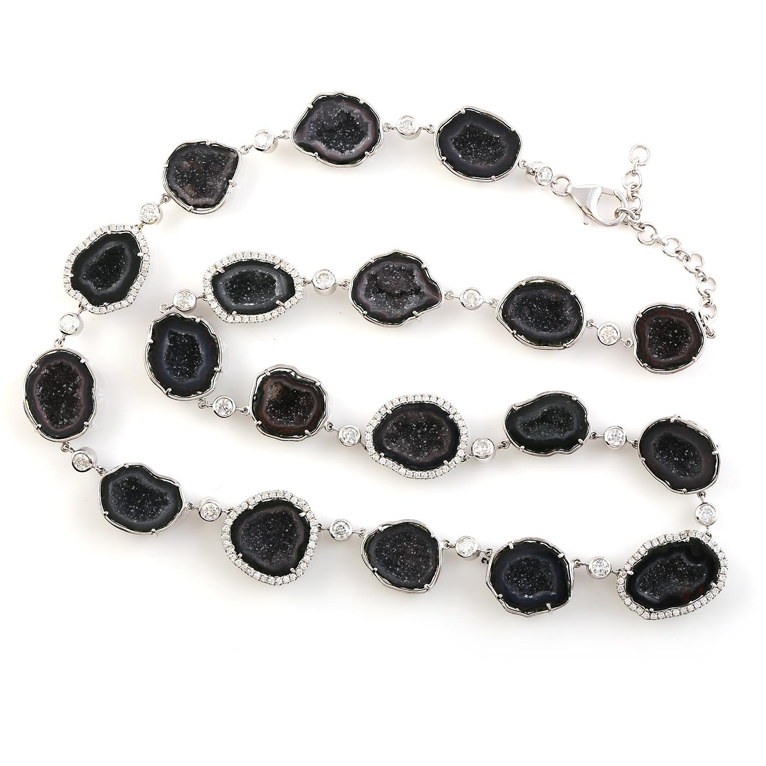 Sliced Geode Chain Necklace with Pave Diamonds Made in 14k White Gold In New Condition For Sale In New York, NY
