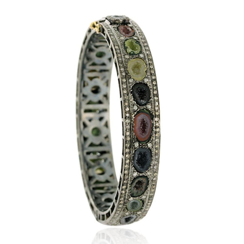 Artisan Bracelet tennis en or et argent 18 carats avec géodes multicolores et diamants en vente