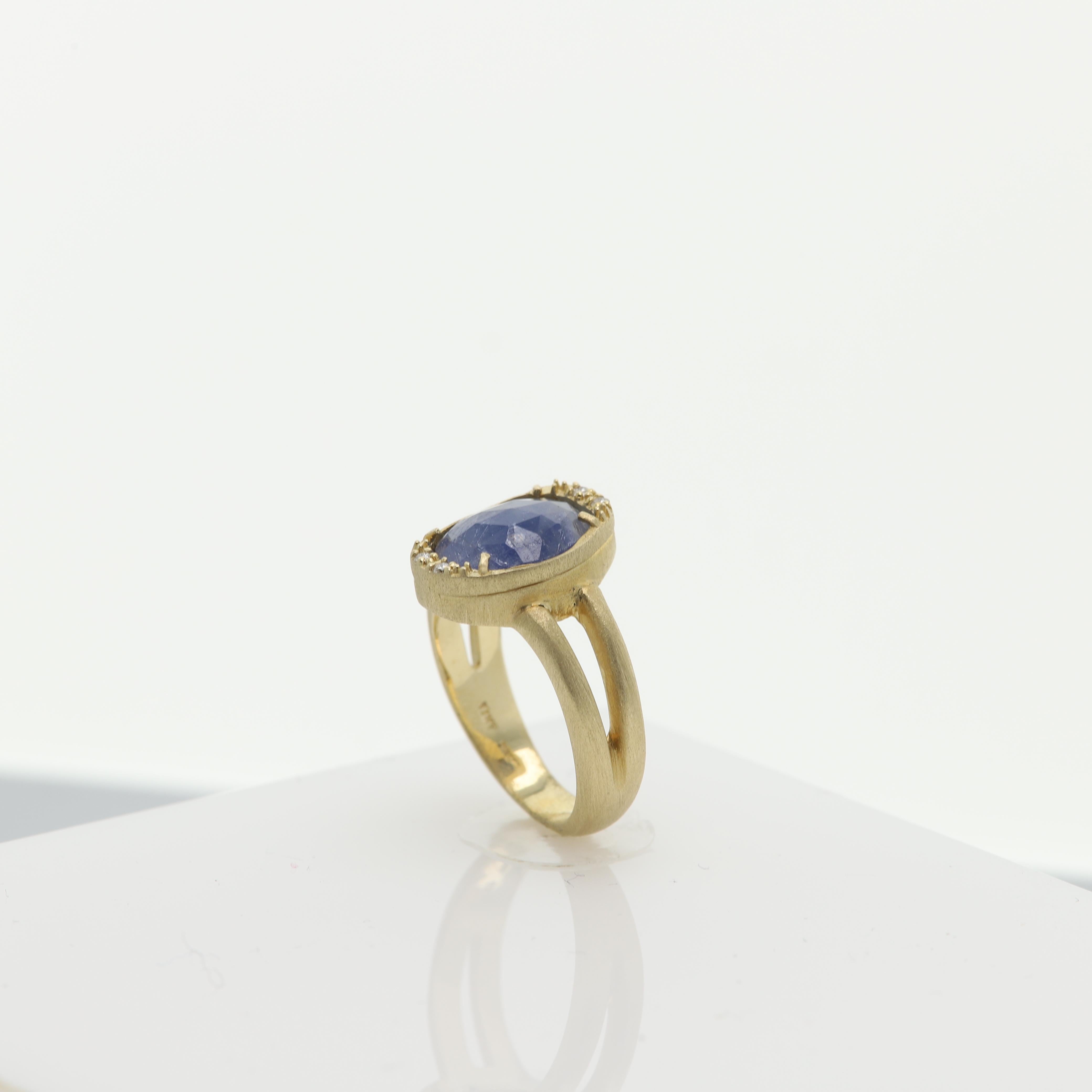 Sliced Sapphire Ring 18 Karat & Diamonds Vintage Blue Sapphire Gold Ring 3