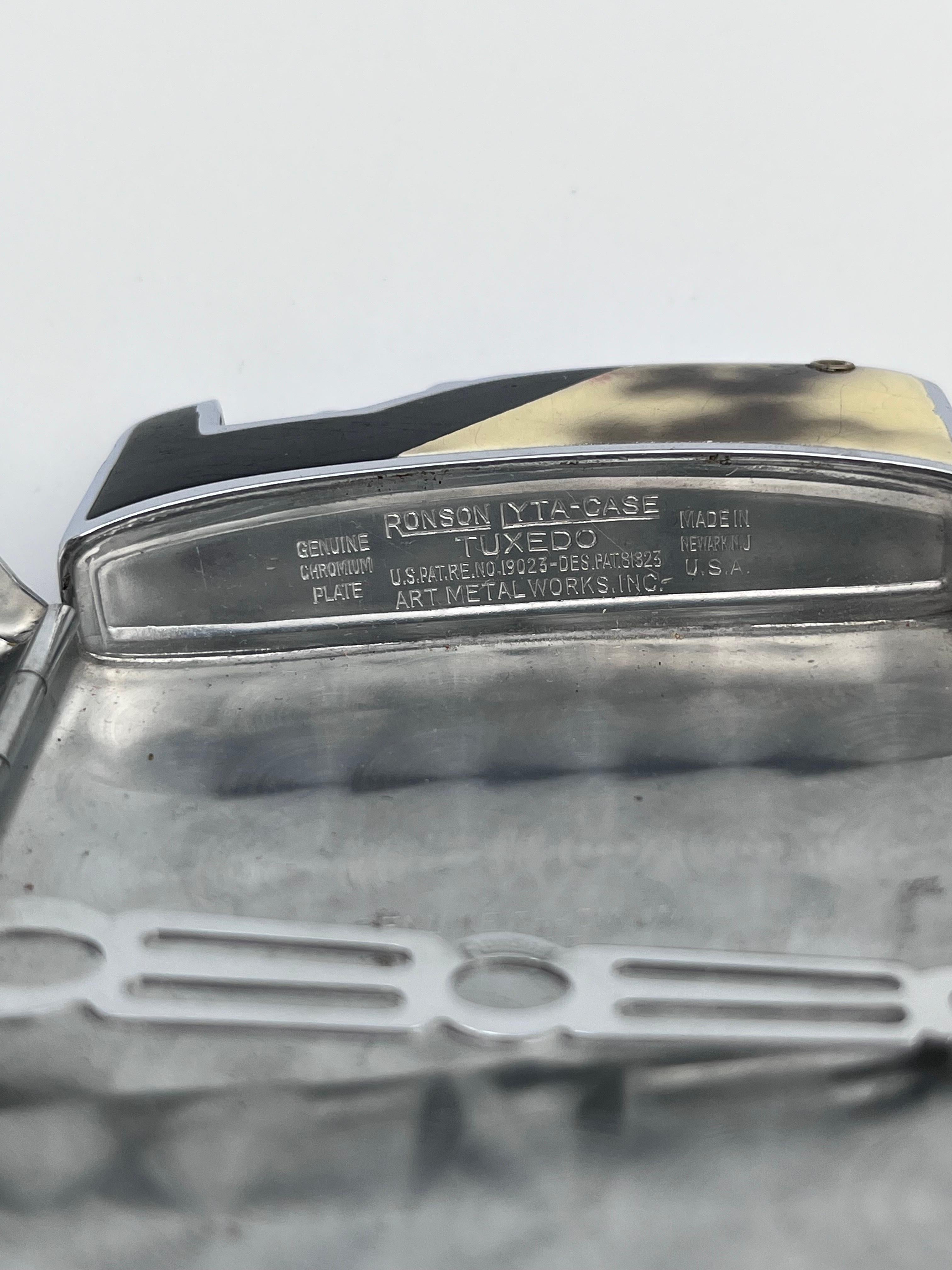 Slick 1930's Art Deco Ronson LYTA-Case Tuxedo Combo Zigarettenetui & Feuerzeug (Mitte des 20. Jahrhunderts) im Angebot