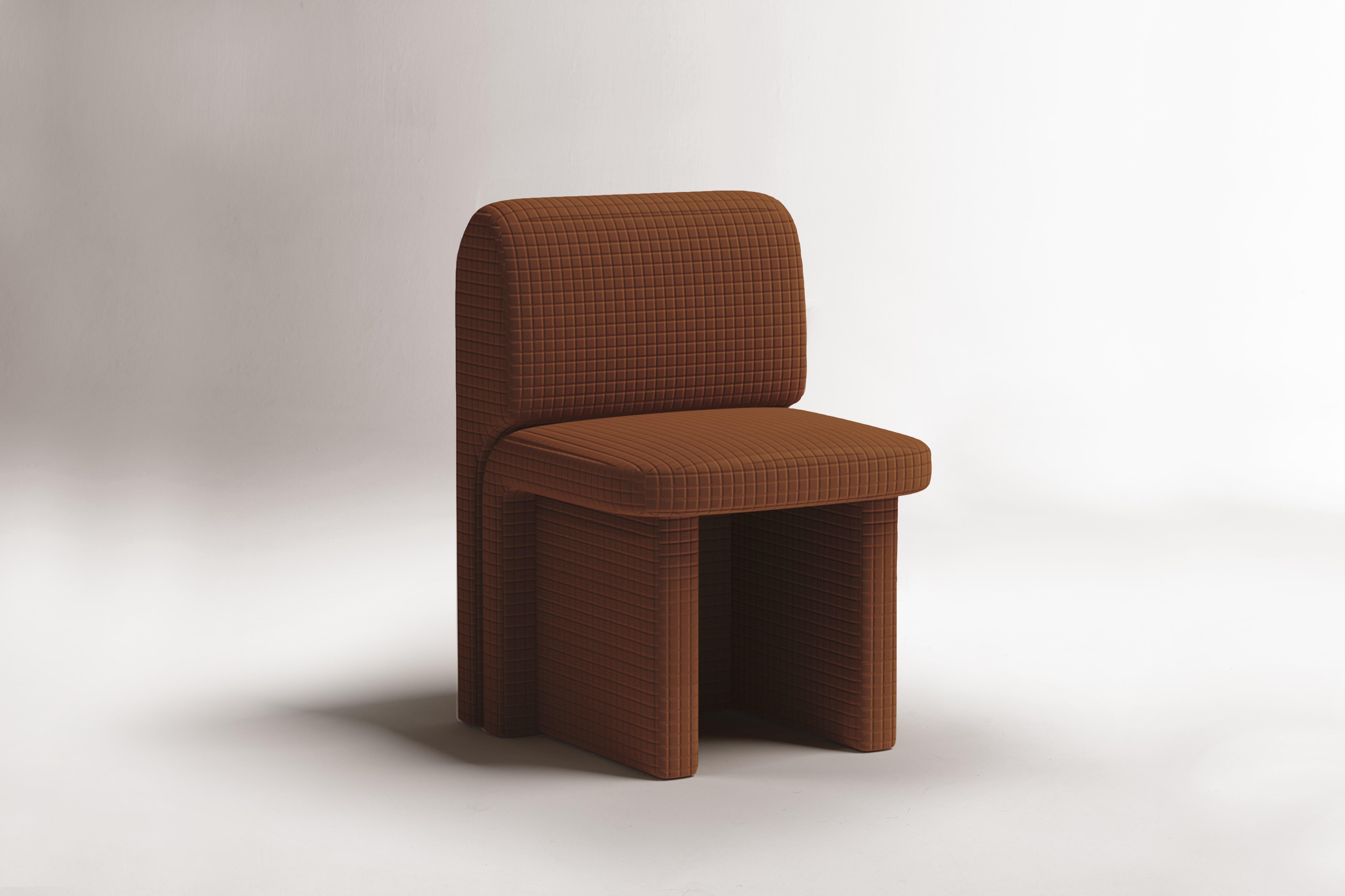 Inspired by the continuous flow of water and the softness of natural movement, the Slide collection was born from a desire to create pieces that embrace the body and invite stillness. With fluid, rounded lines, each element in this upholstery