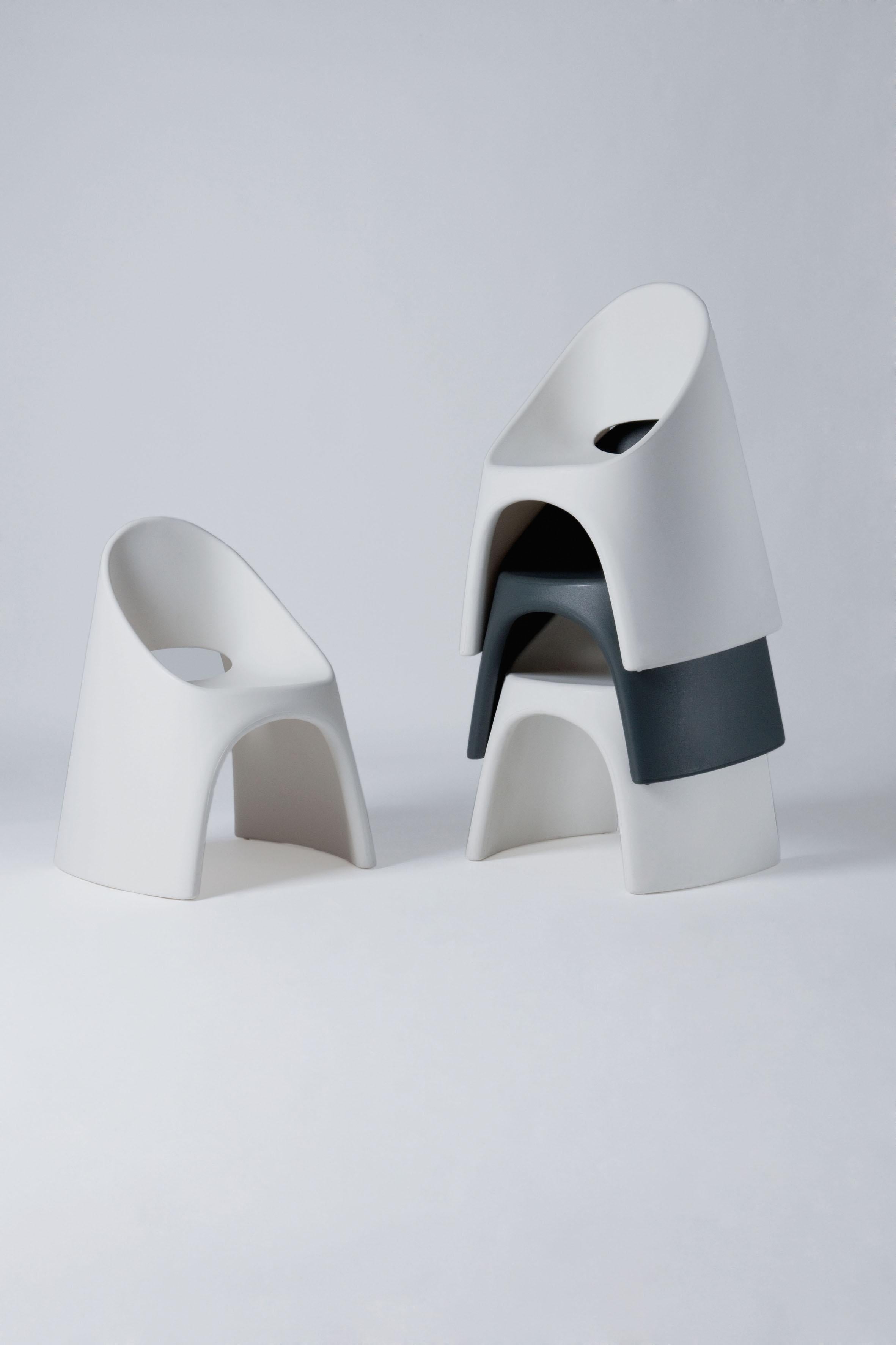 Slide Design Amélie Stuhl in Argil Grau von Italo Pertichini (Italienisch) im Angebot