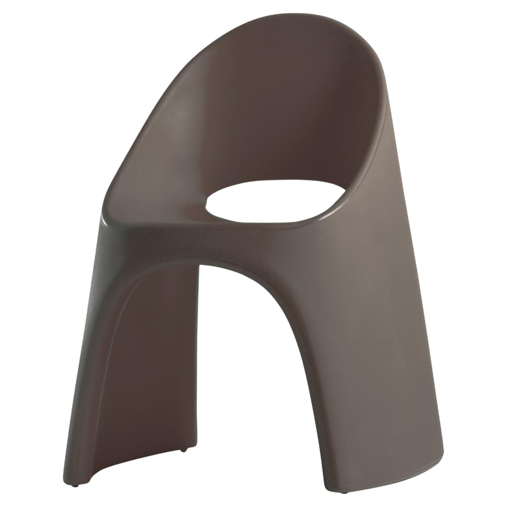 Slide Design Amélie Stuhl in Schokoladenbraun von Italo Pertichini im Angebot