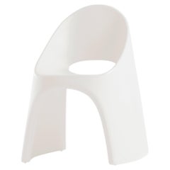 Slide Design Chaise Amélie en blanc laiteux par Italo Pertichini