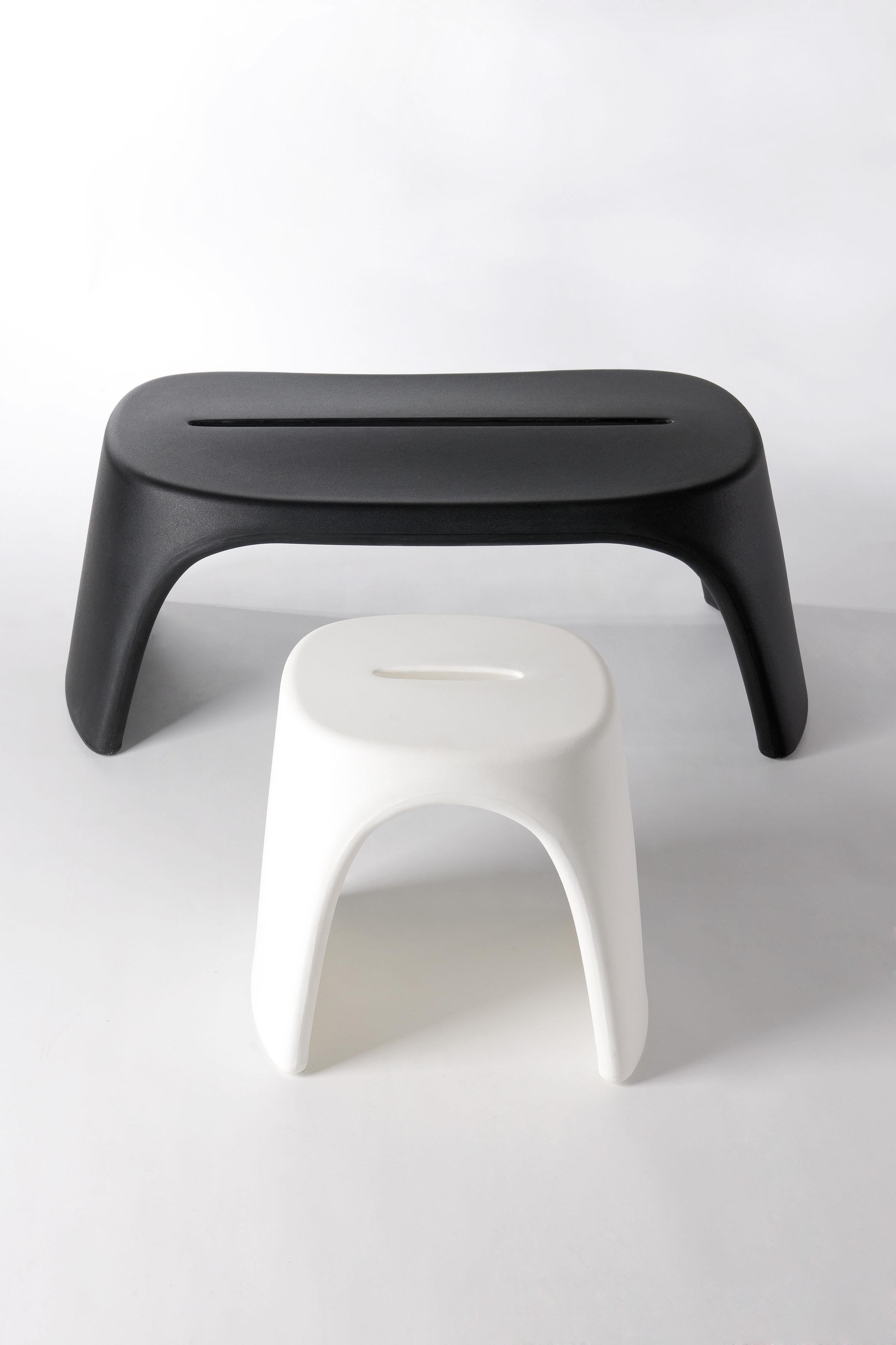Amélie Panchetta is a product of stackable collection Amélie. The product is a stackable bench, made in polyethylene, which reminds the Amélie collection classical shape. The linear and minimal design and the stackability are the two most important