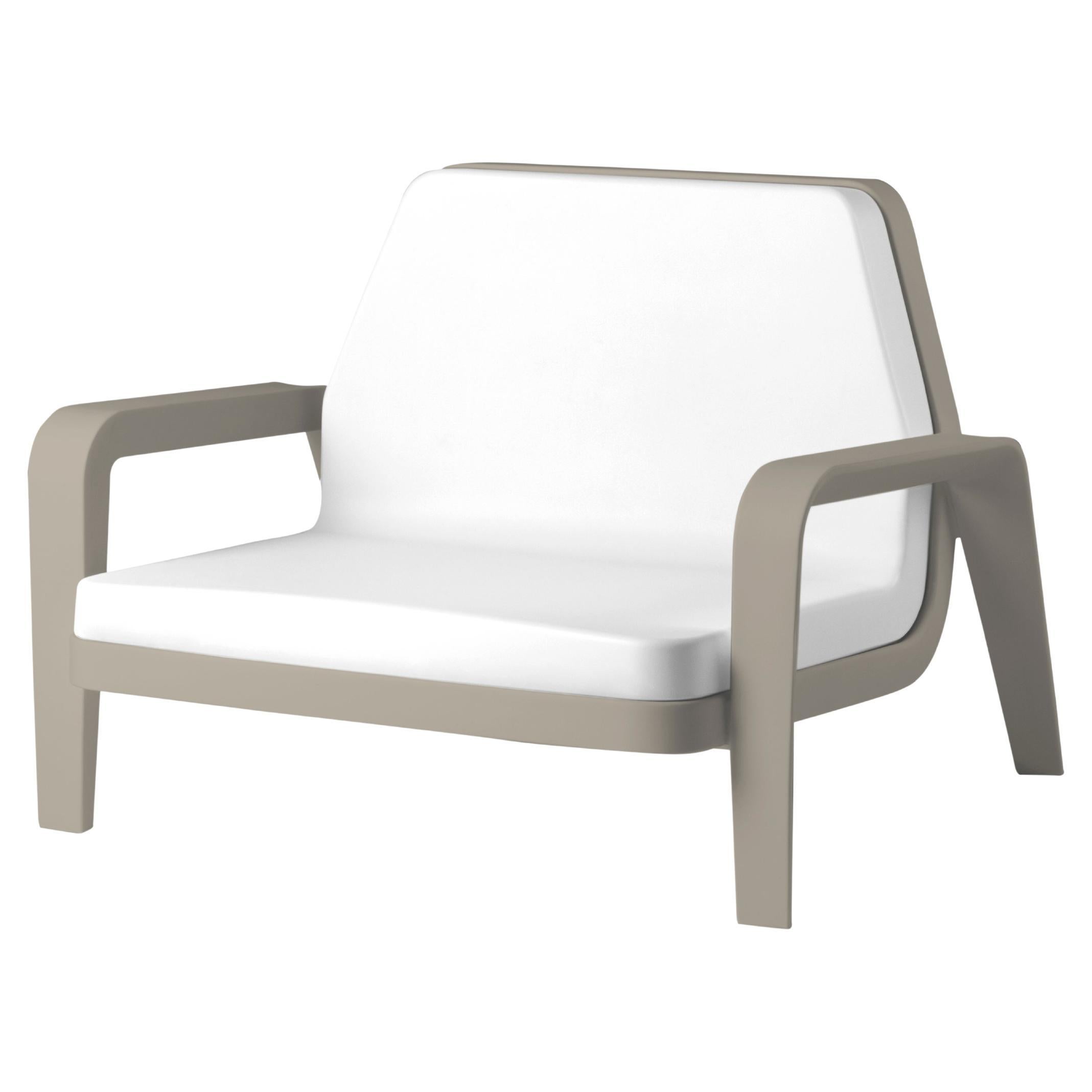 Slide Design America Sessel aus weichem weißem Stoff mit taubengrauem Rahmen im Angebot
