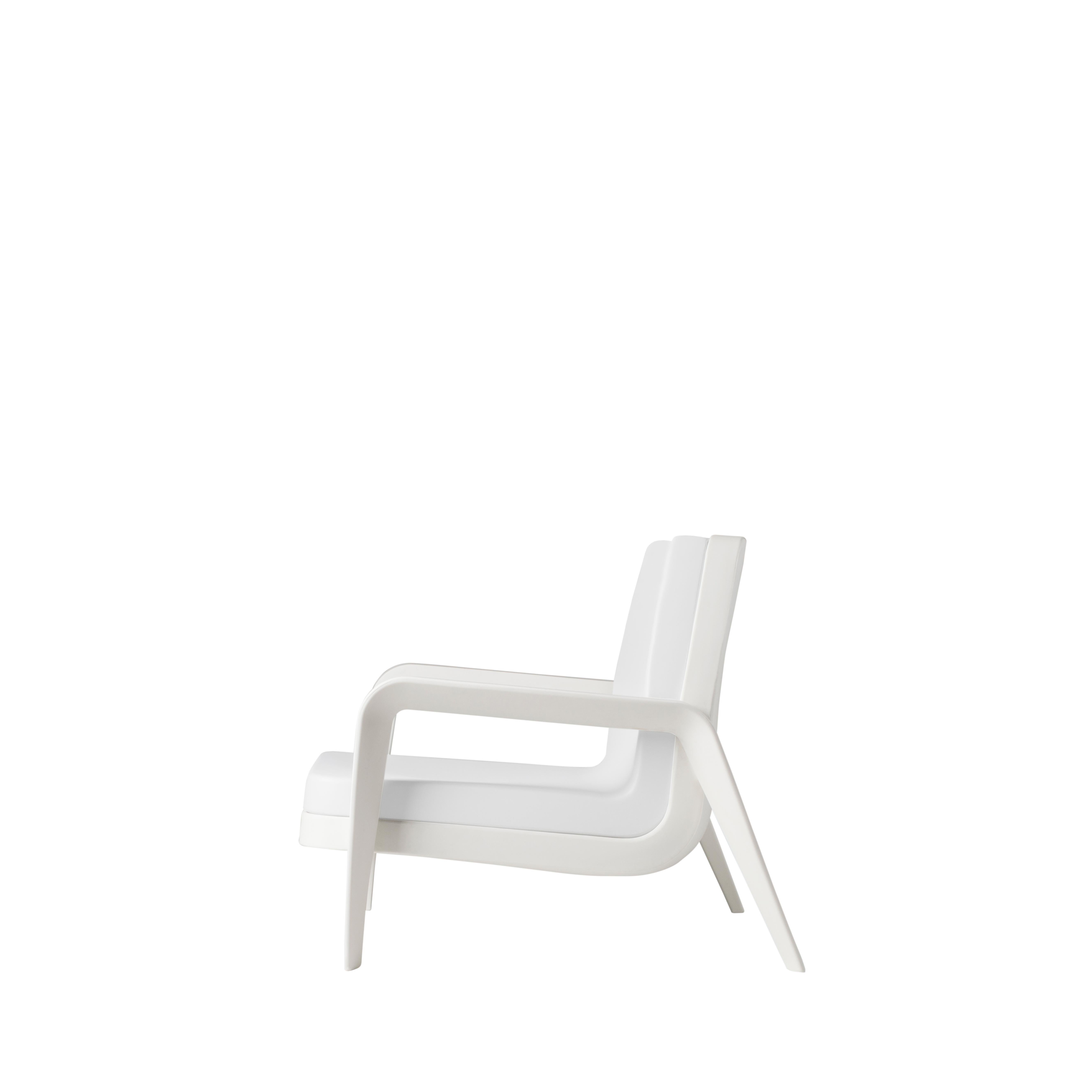 Italian Slide Design America Armchair in Soft White Fabric with Milky White Frame For Sale