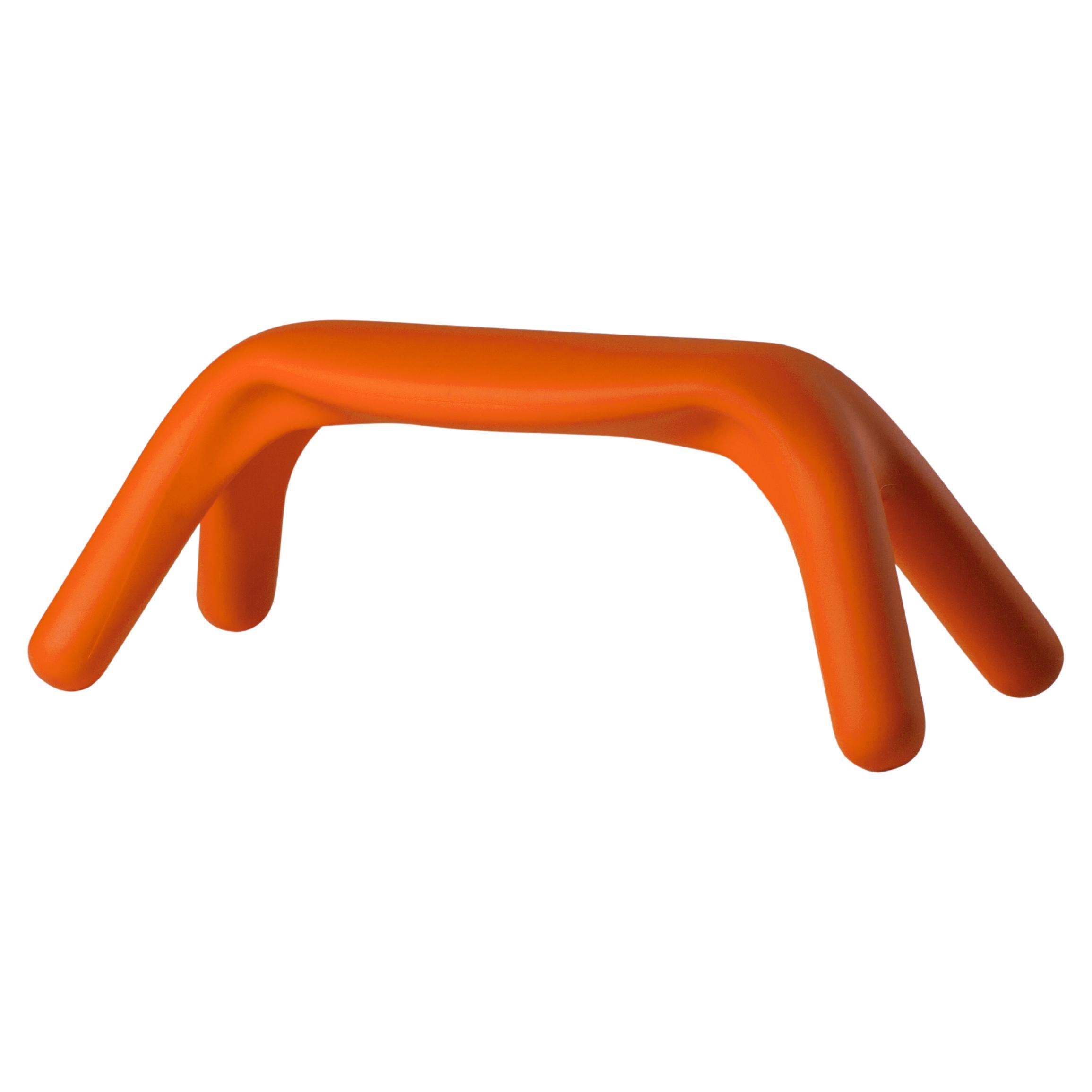 Banc Atlas Slide Design en peau de mouton orange de Giorgio Biscaro