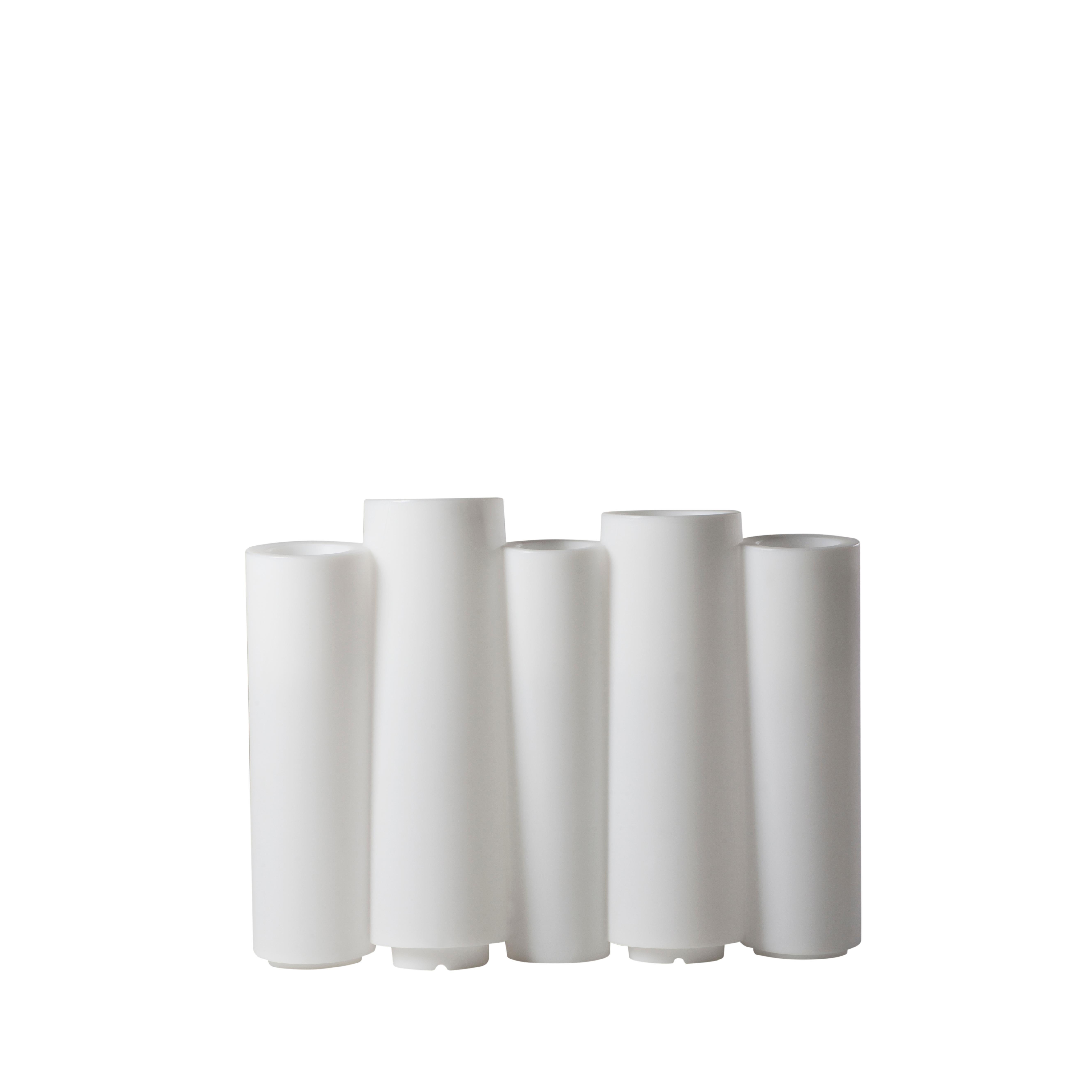 italien Cache-pot en bambou Slide Design blanc clair de Tous Les Trois en vente