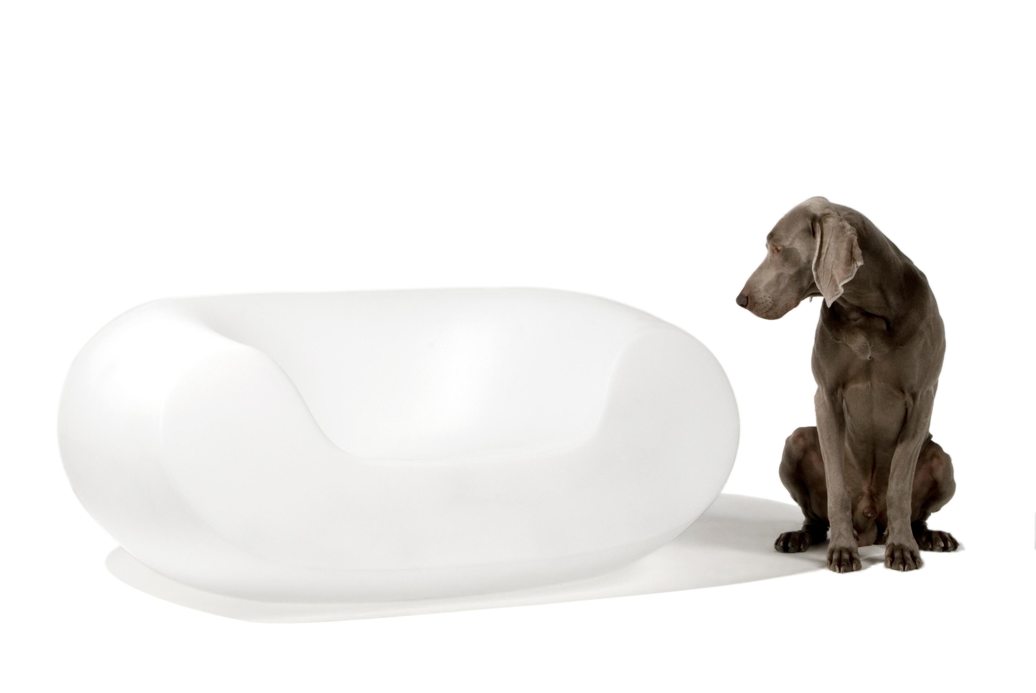 Slide Design Chubby Lounge Armchair en blanc laiteux par Marcel Wanders en vente 1
