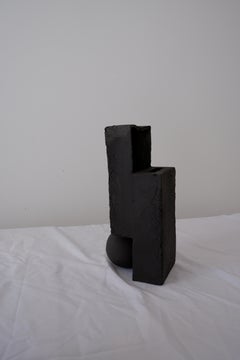 Slide Vase by Ia Kutateladze