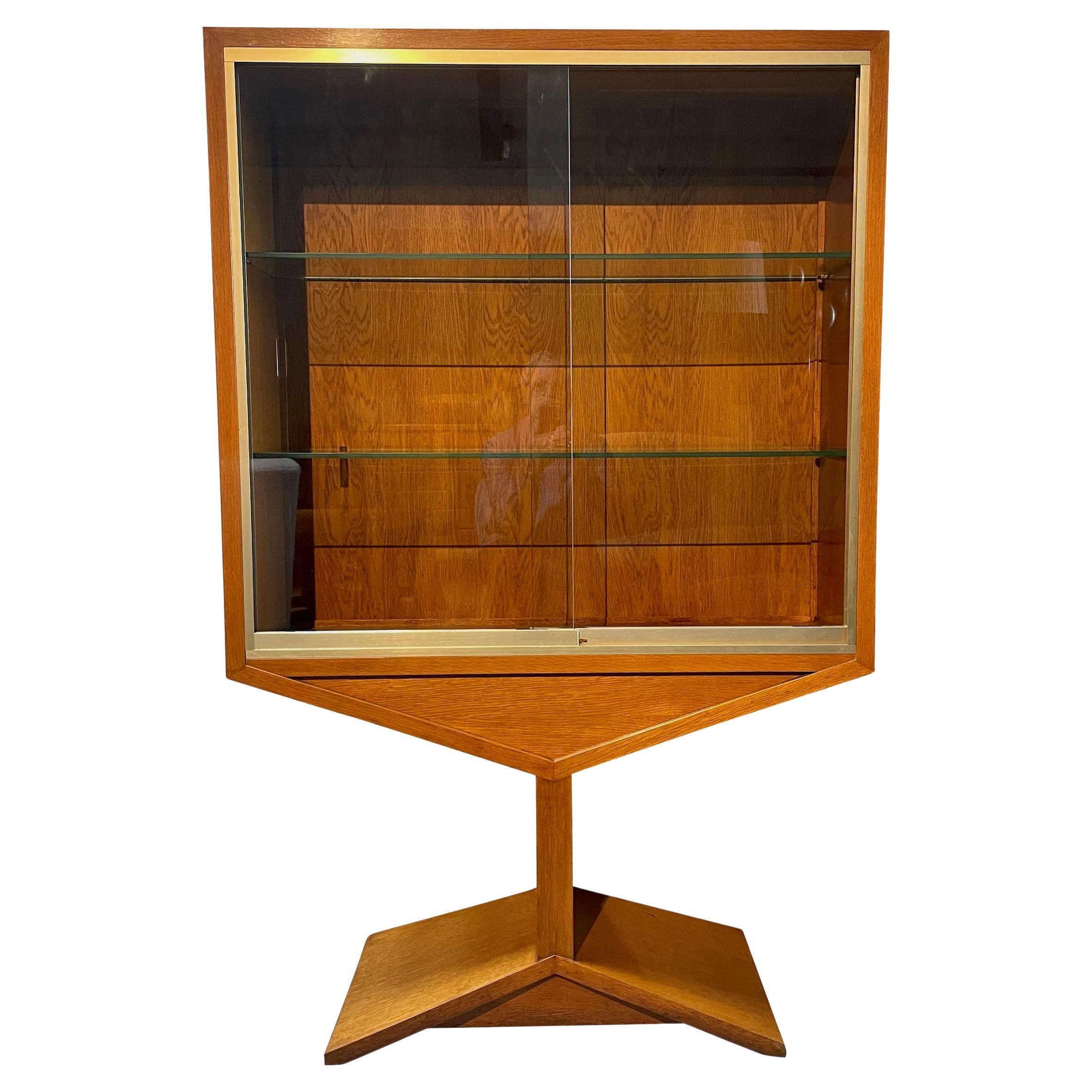 Schrank aus Eichenholz mit zwei Türen und Schiebeglas, Frankreich, 1950er Jahre