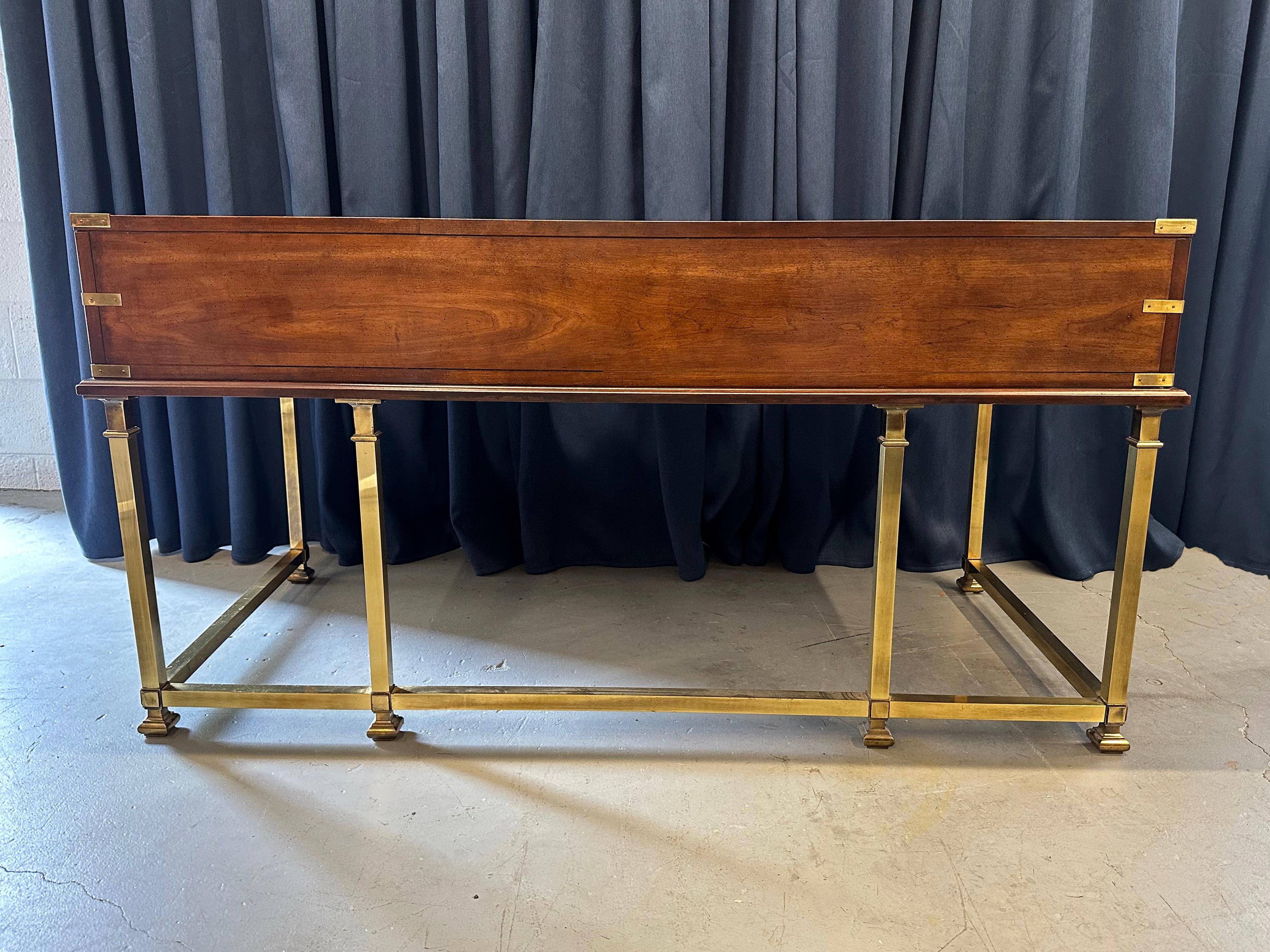 Scrivania Campaigner di Sligh Furniture in cuoio, mogano e ottone in vendita 6