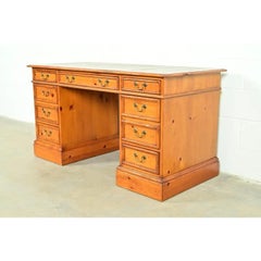 Sligh Furniture Georgian Carved Pine Leather Top Executive Desk, Circa 1960s