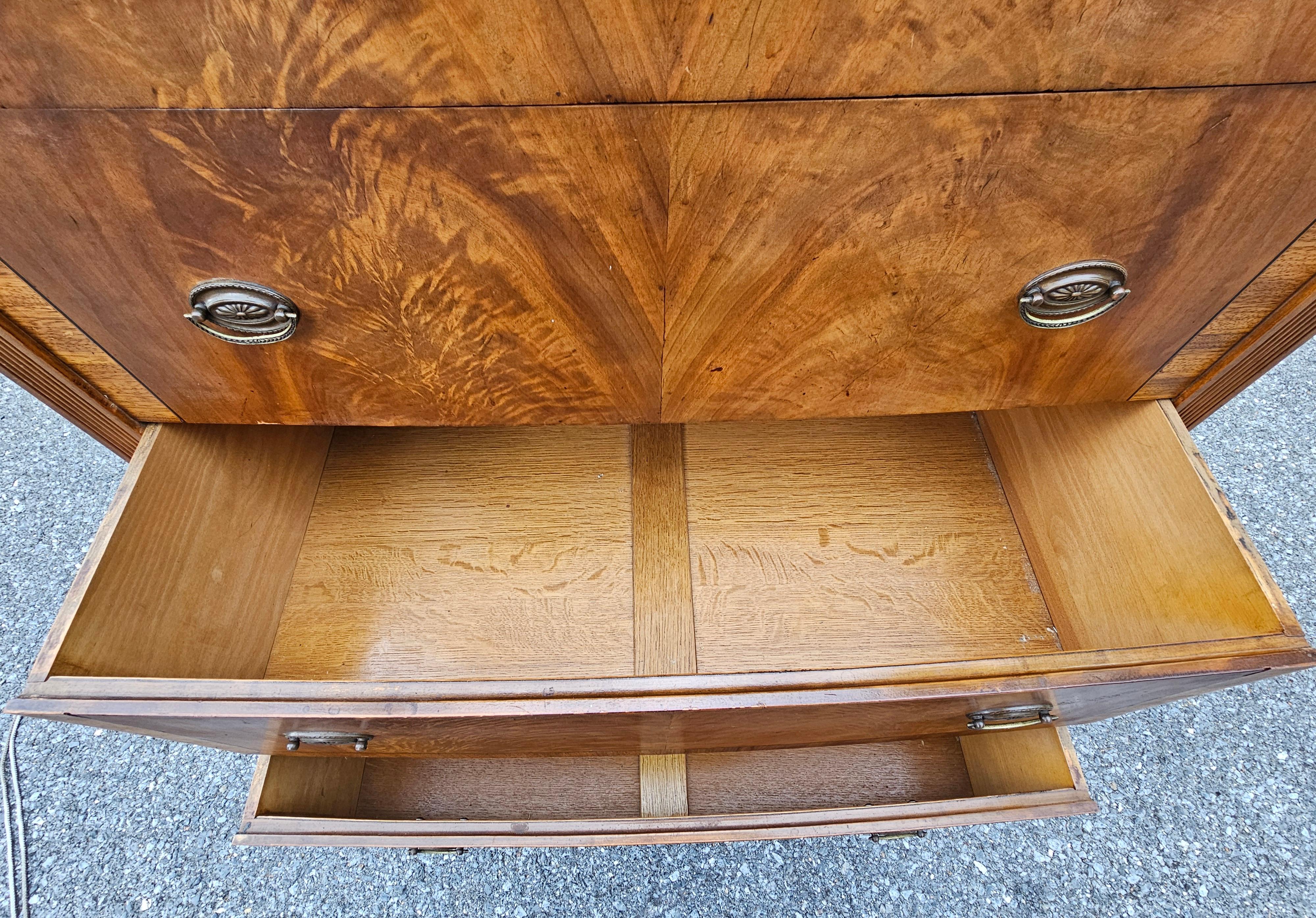 Sligh Furniture Cómoda de caoba entrecruzada Hepplewhite en venta 1