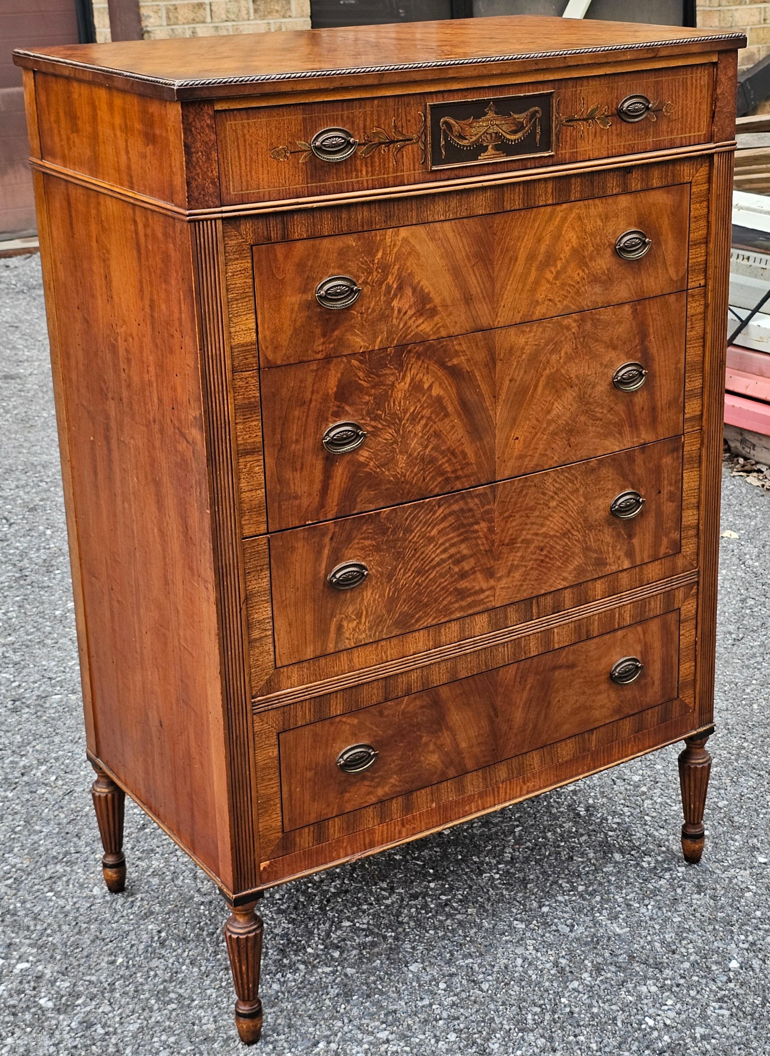 Sligh Furniture Cómoda de caoba entrecruzada Hepplewhite en venta 2