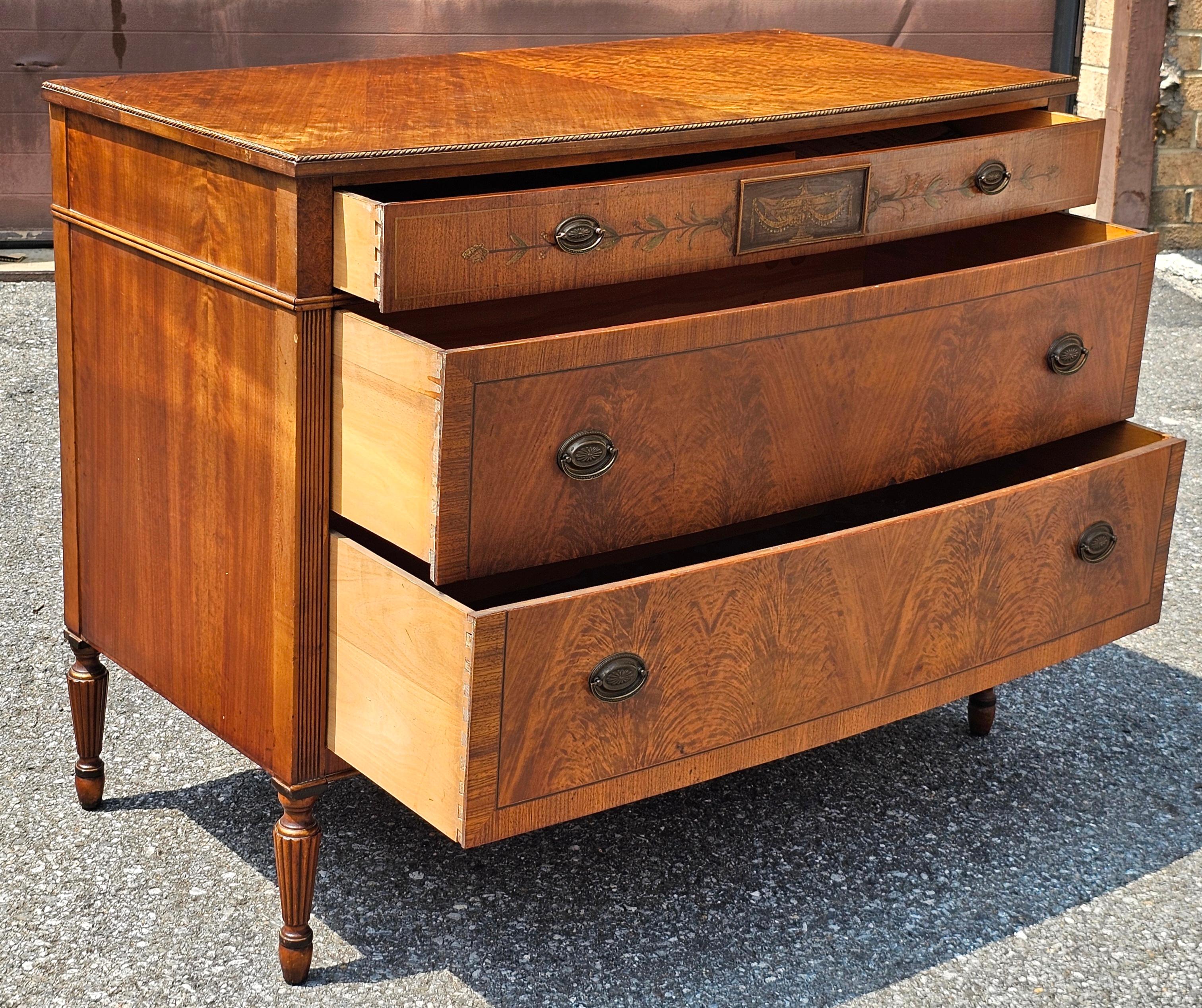 Commode à bandes croisées en acajou crochu de Sligh Furniture en vente 3