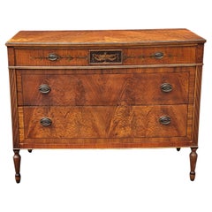 Commode à bandes croisées en acajou crochu de Sligh Furniture