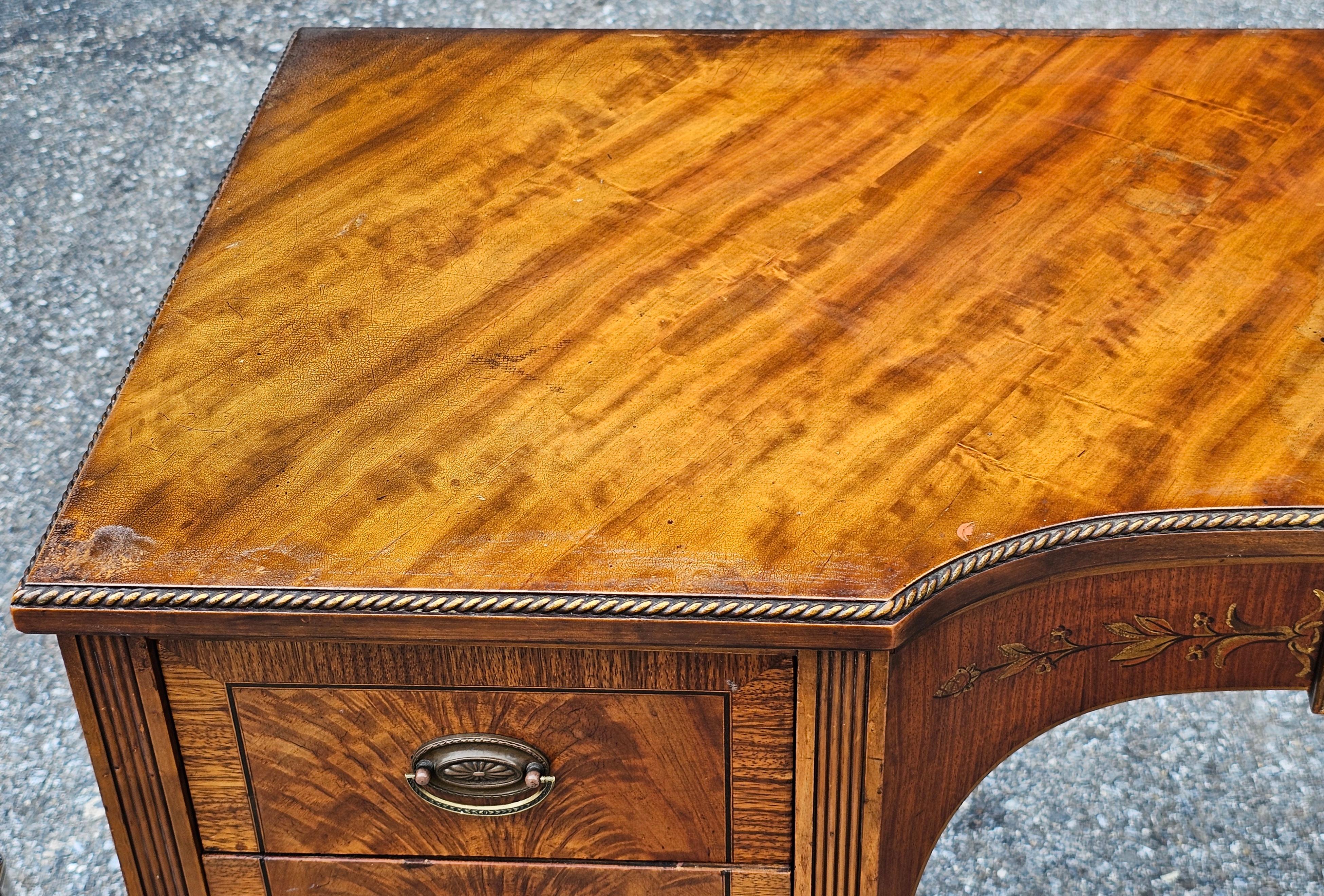 Hepplewhite Table de toilette à bandeau croisé en acajou croche de Sligh Furniture avec dessus en verre en vente