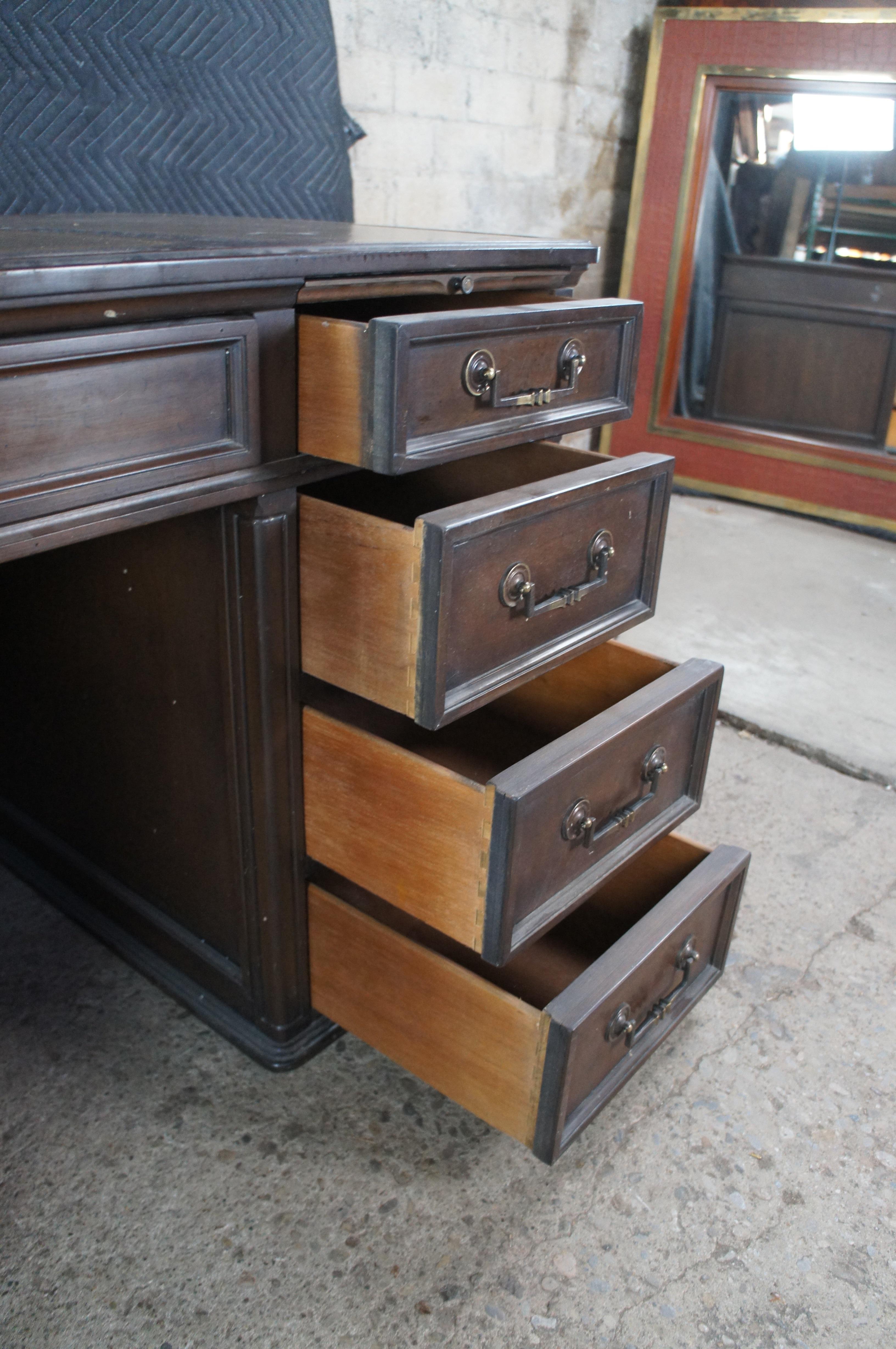 Sligh Furniture Mid Century Tooled Leather Escritorio Biblioteca de Oficina 54 en venta 4