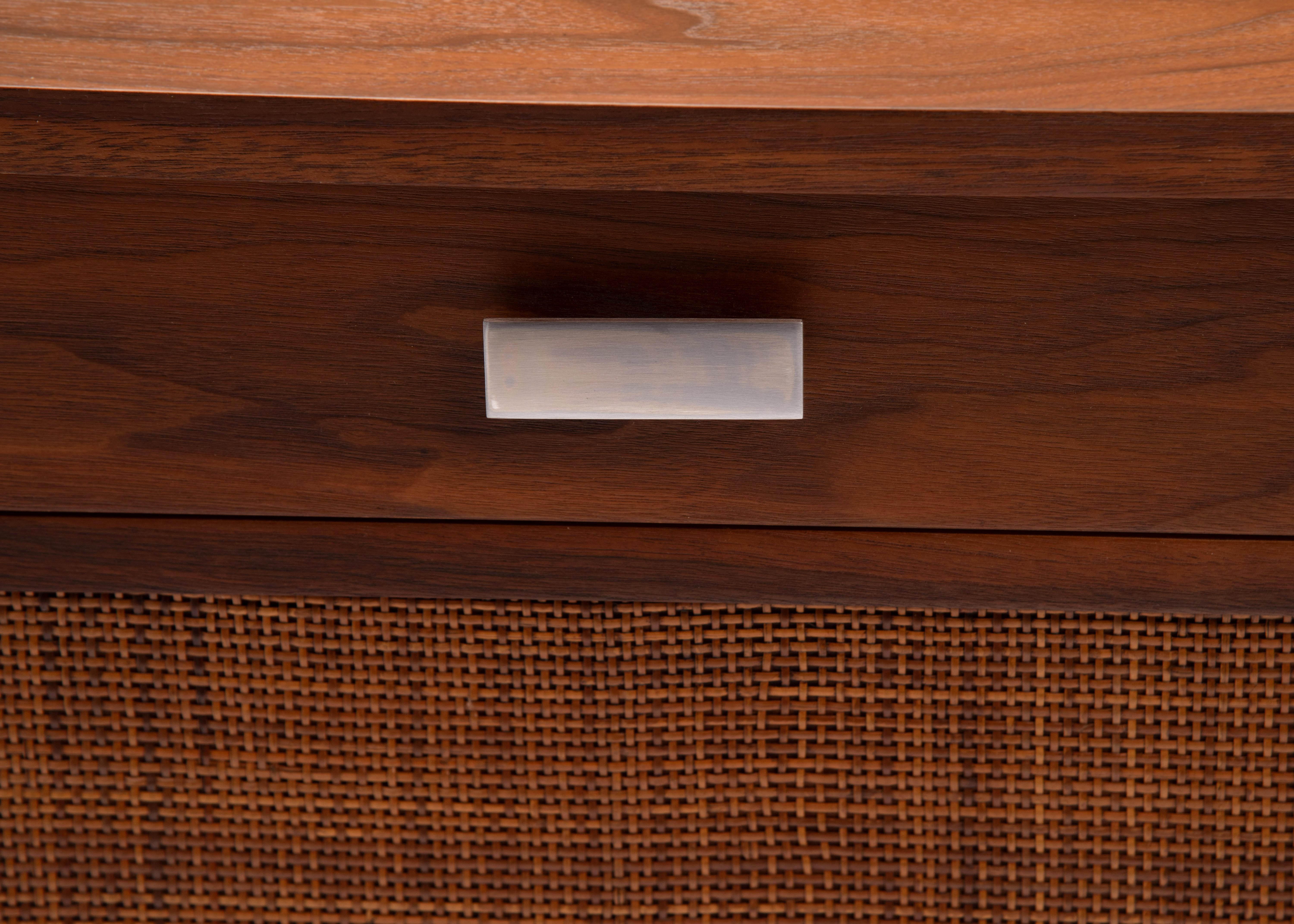 Sligh Furniture Furniture Mid Century Crédence en noyer Jack Cartwright en vente 3