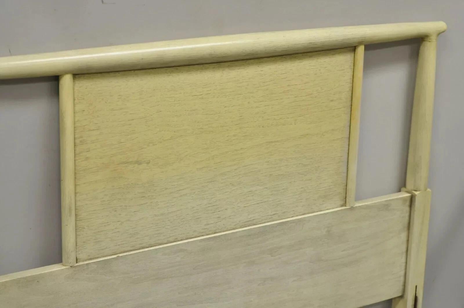 Wood Sligh Mid Century Modern Mahogany Modernist Single Twin Bed Headboards - a Pair For Sale