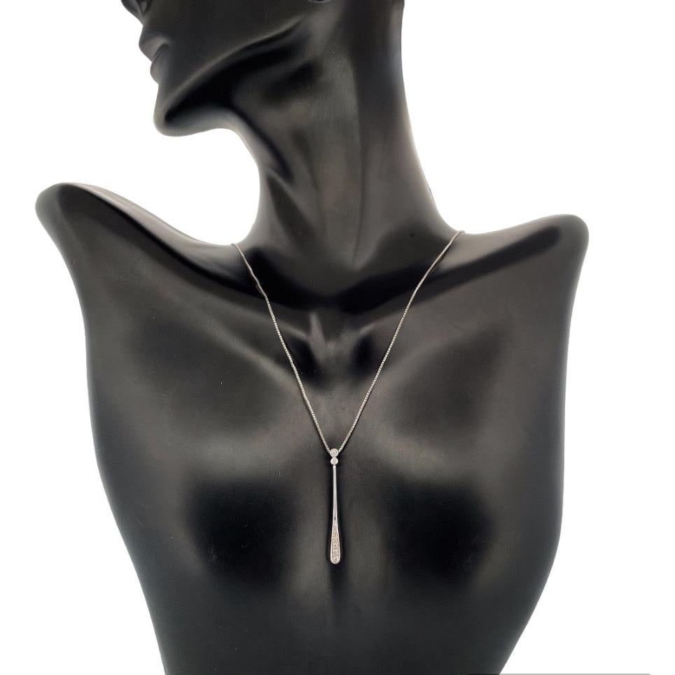 Slim 14K White Gold Diamond Necklace In New Condition For Sale In New York, NY