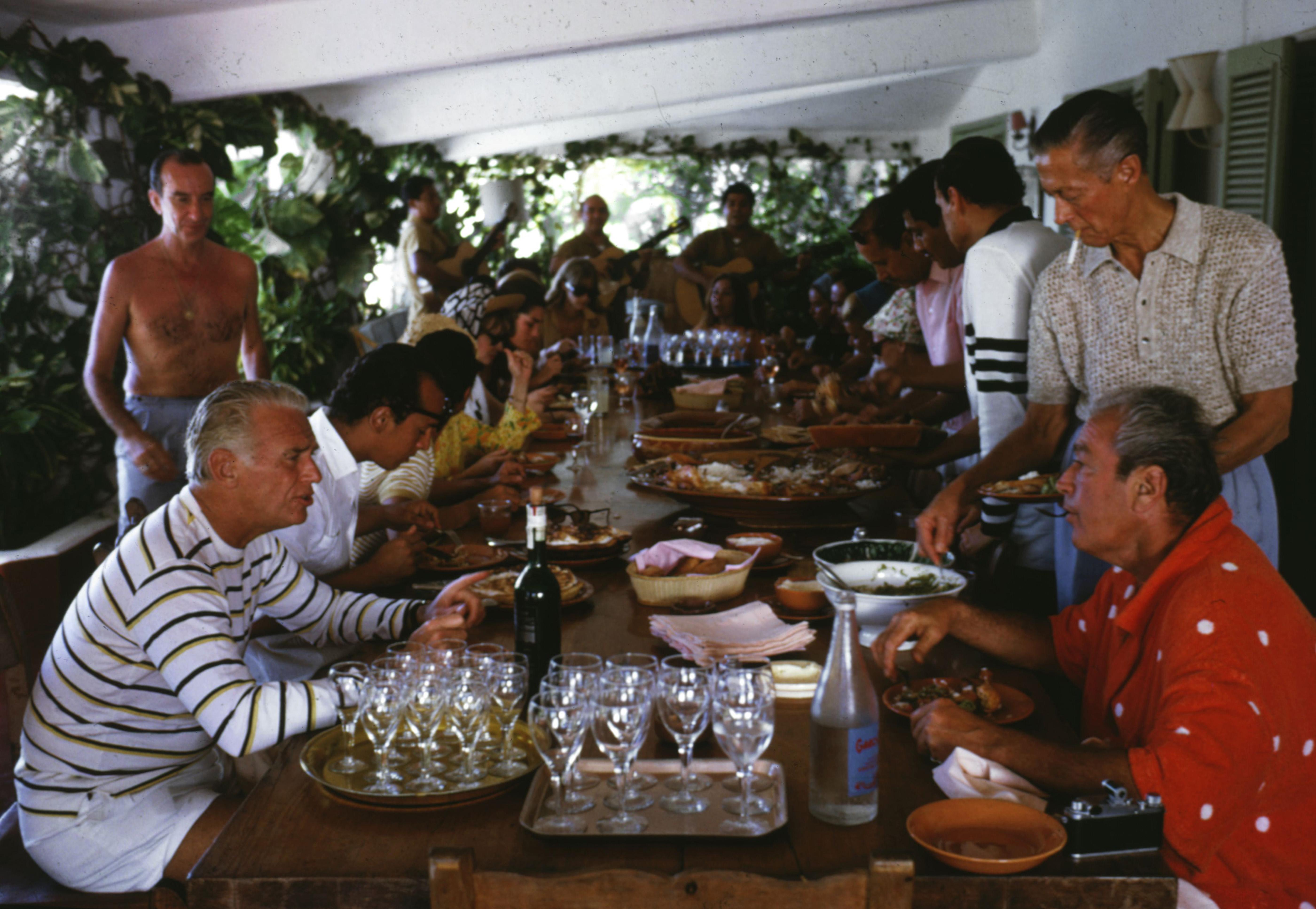 Slim Aarons Figurative Photograph - Acapulco Lunch