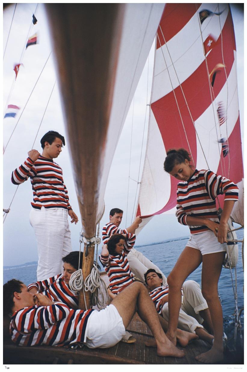 Adriatic Sailors 1956 - Slim Aarons Estampillé par la succession