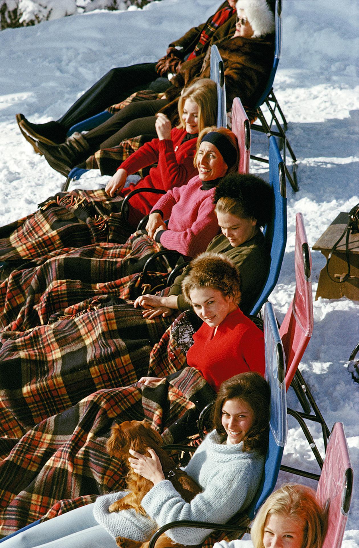 Apres Ski, Gstaad, Schweiz, Nachlassausgabe, Winterporträtfotografie im Angebot 2