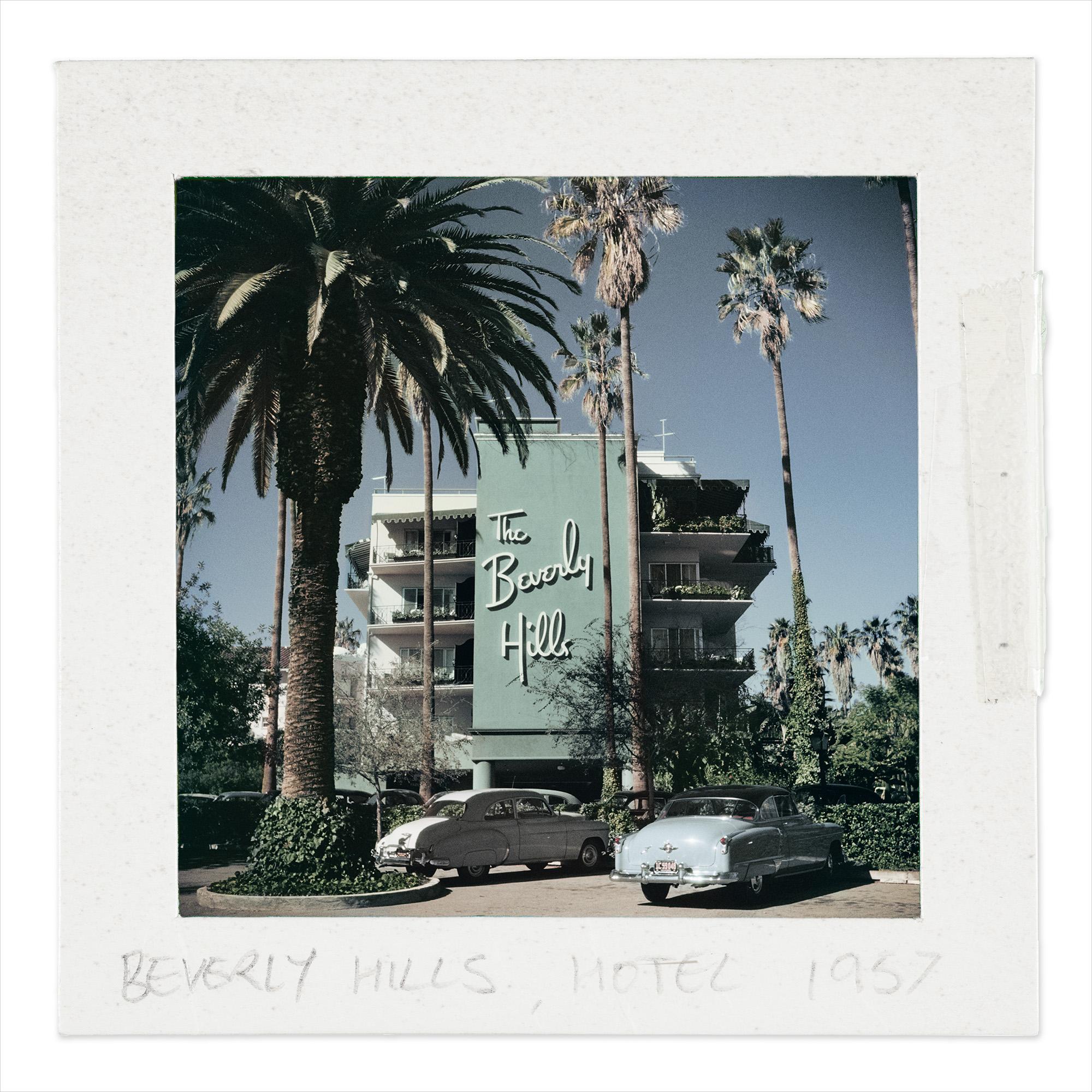 Slim Aarons Color Photograph – Beverly Hills Hotel Slide Druck