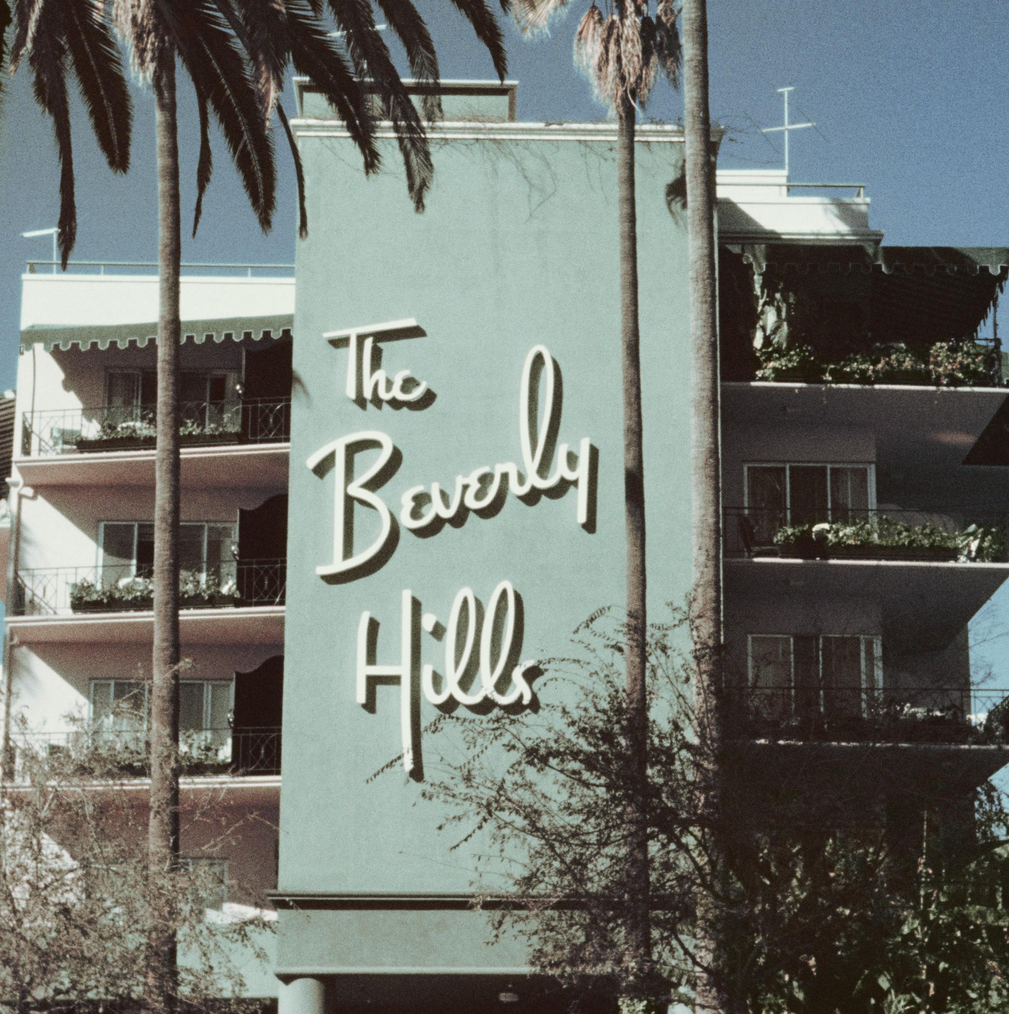 Hôtel Beverly Hills par Slim Aarons en vente 1