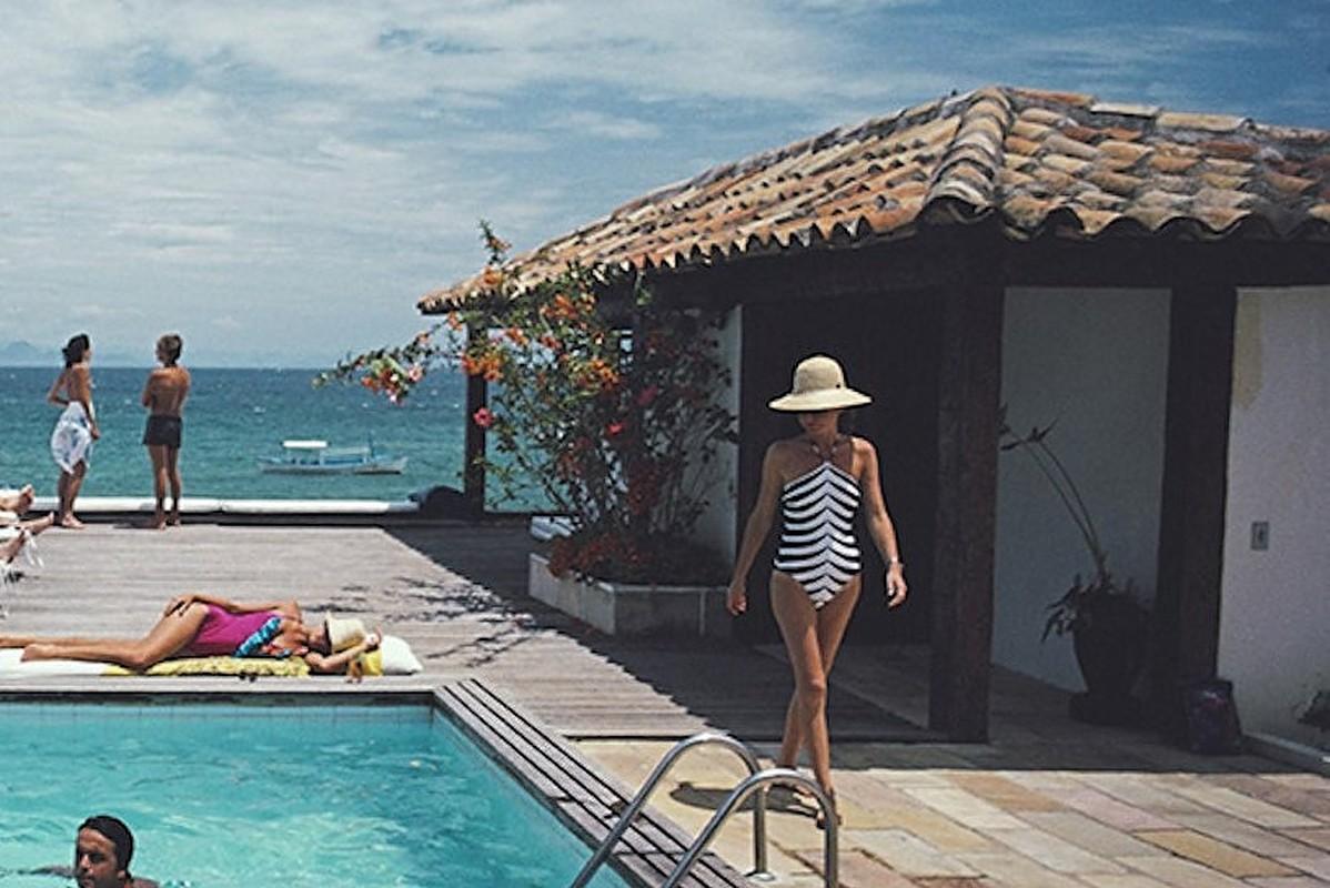 Buzios par Slim Aarons en vente 3