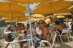 Cafe In Monte Carlo Slim Aarons, Nachlass, gestempelter Druck