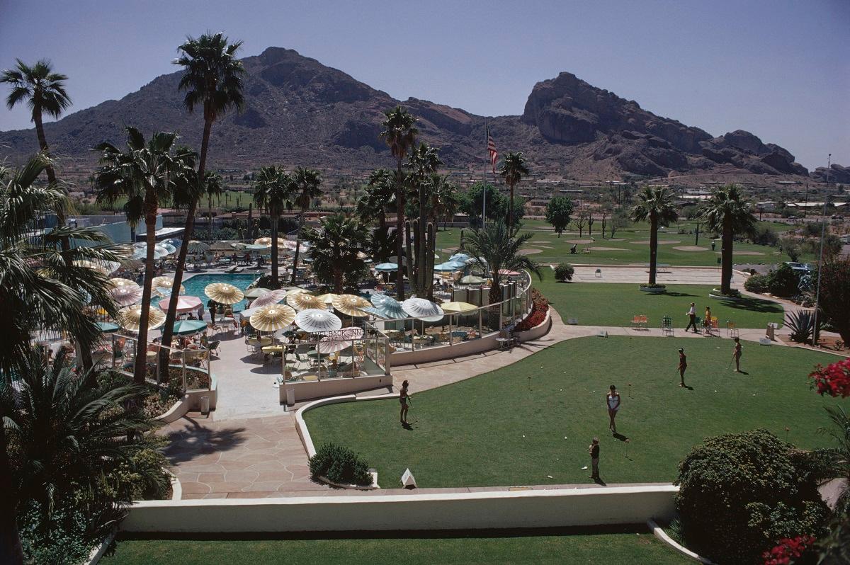 'Camelback Inn' 1967 Slim Aarons Limited Estate Edition Print 

A view of the Camelback Inn, Scottsdale Arizona, April 1967.

Produced from the original transparency
Certificate of authenticity supplied 
Archive stamped and numbered in ink

Paper